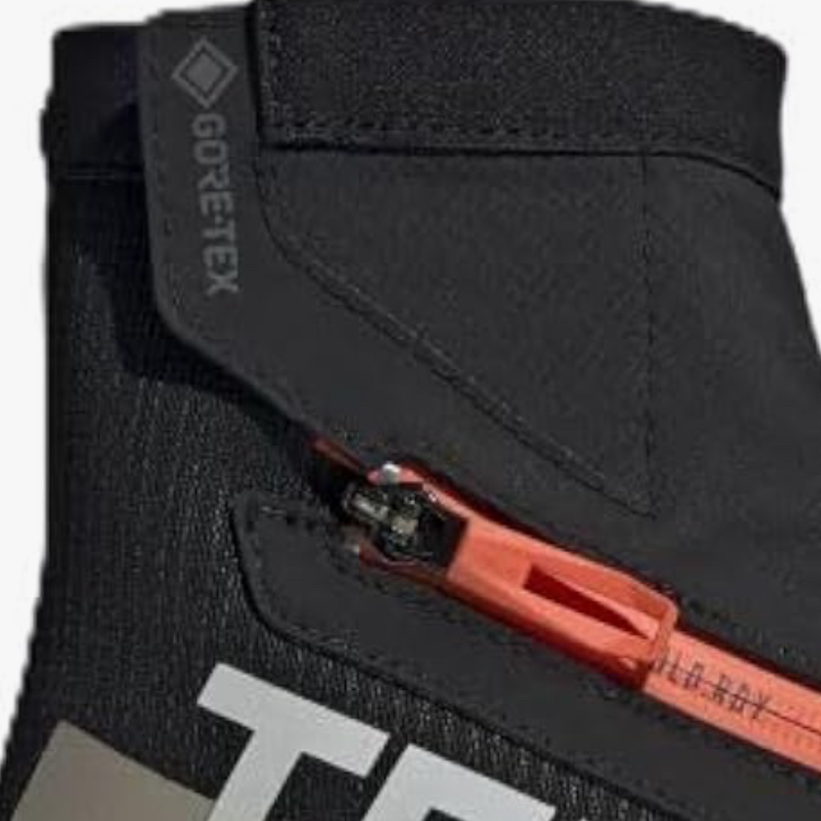 Adidas Terrex Free Hiker 2 Cold.RDY Wonder Beige Core Black 착용 스타일 - 1