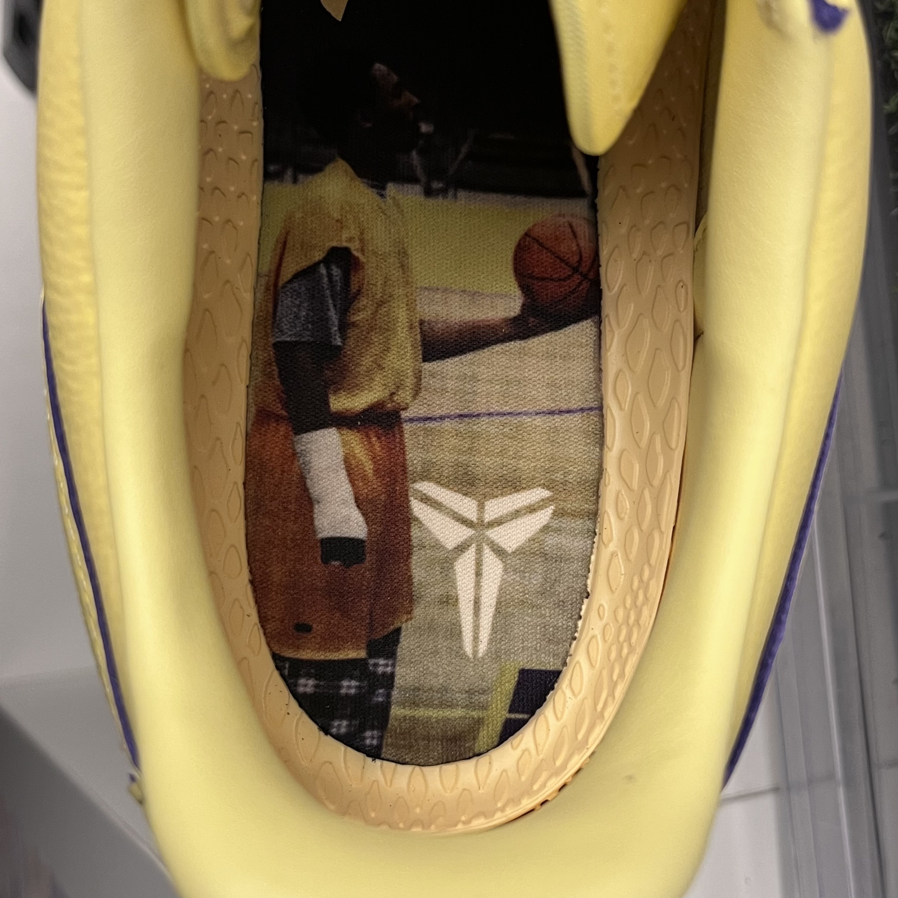 Nike Air Force 1 Low Protro Soft Yellow 착용 스타일 - 2