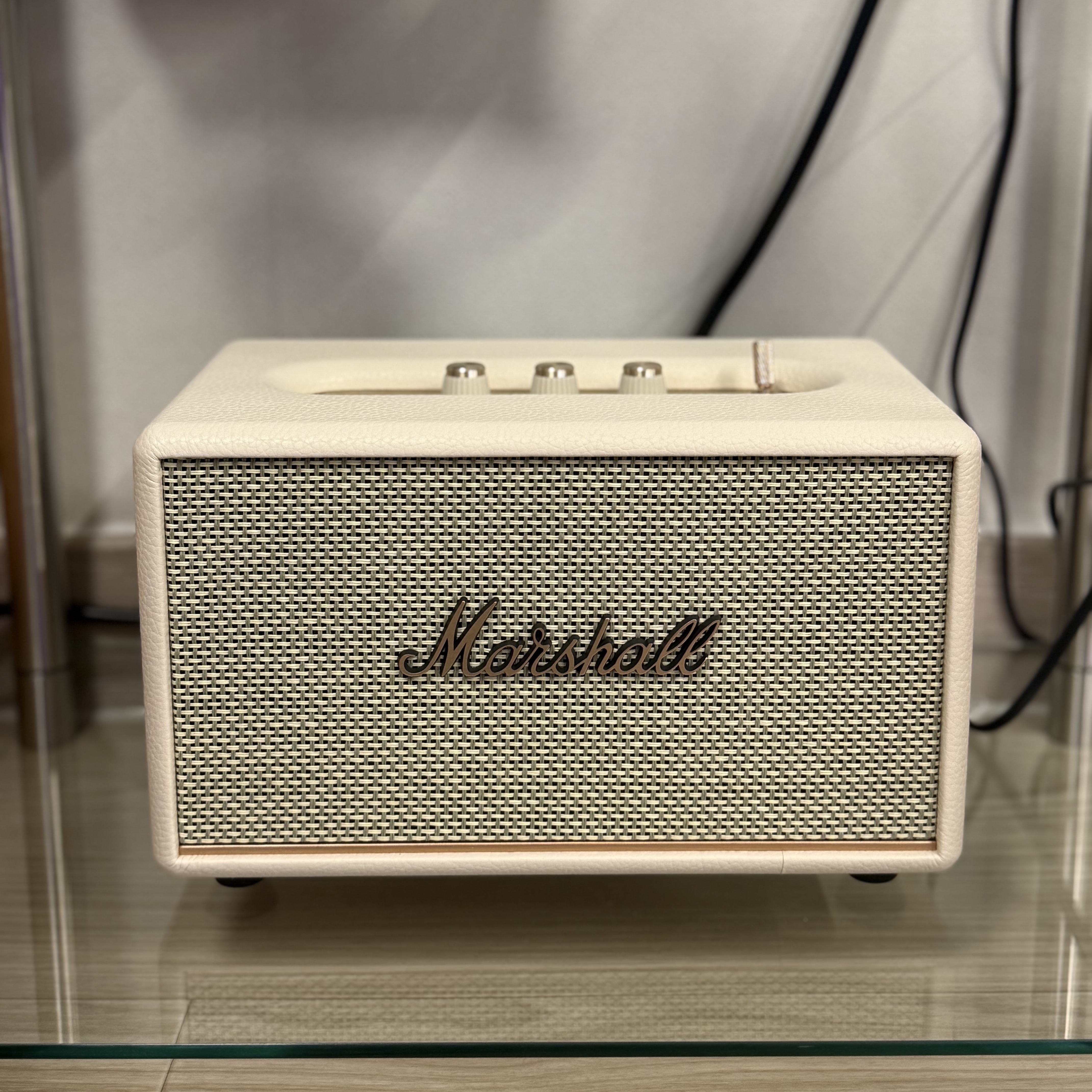 Marshall Acton III Bluetooth Cream (Korean Ver.) 착용 스타일