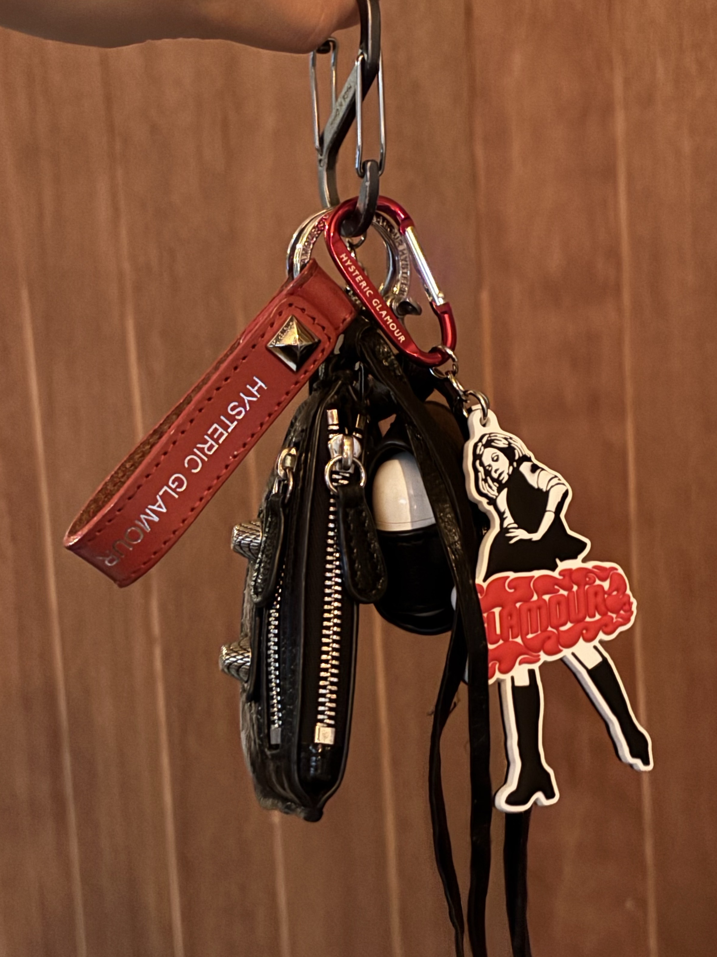 Balenciaga Le Cagole Coin Purse Black, Hysteric Glamour Vixen Girl Key Holder Multi 착용 스타일