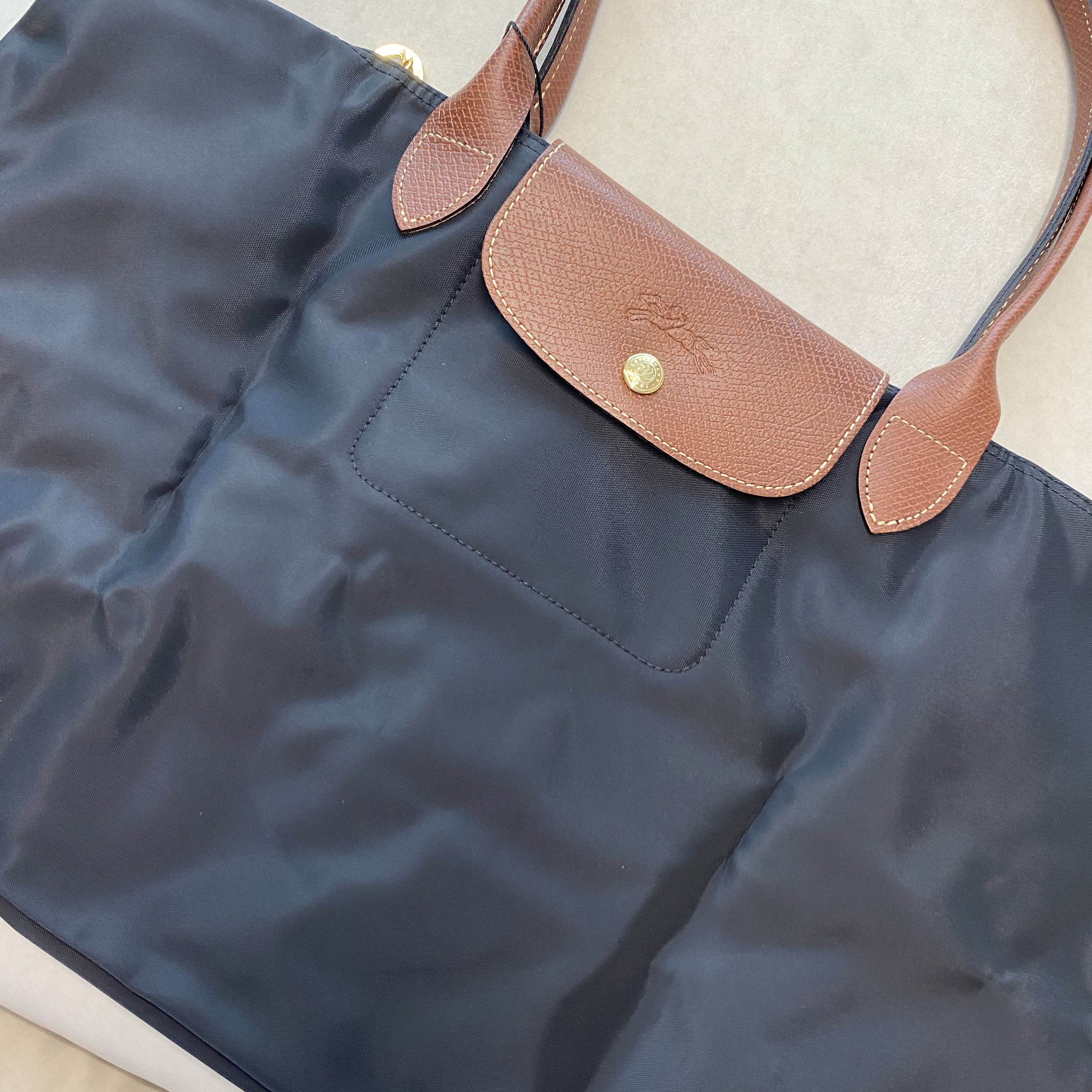 Longchamp Le Pliage Original Tote Bag L Black 착용 스타일