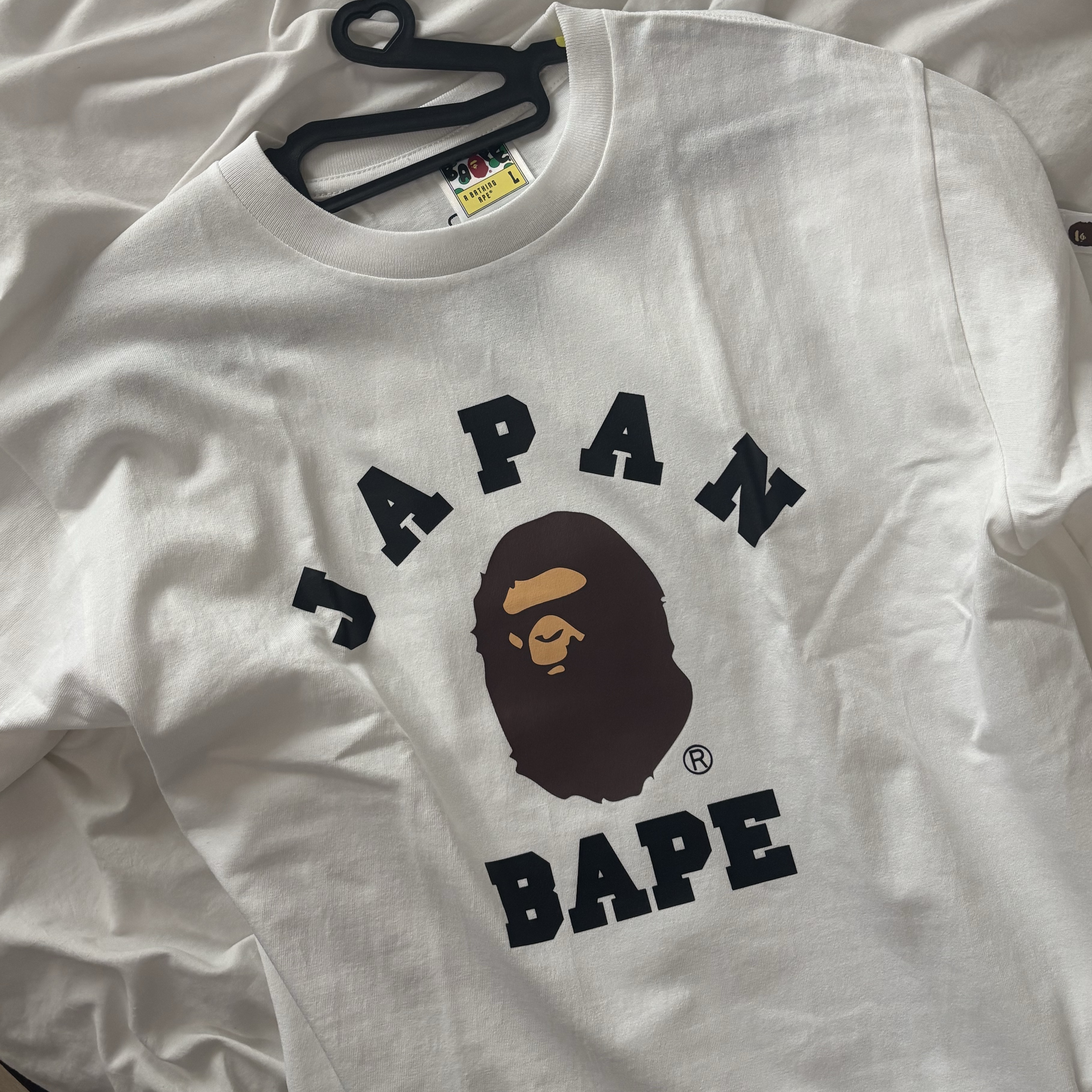 BAPE Japan College City T-Shirt White 착용 스타일