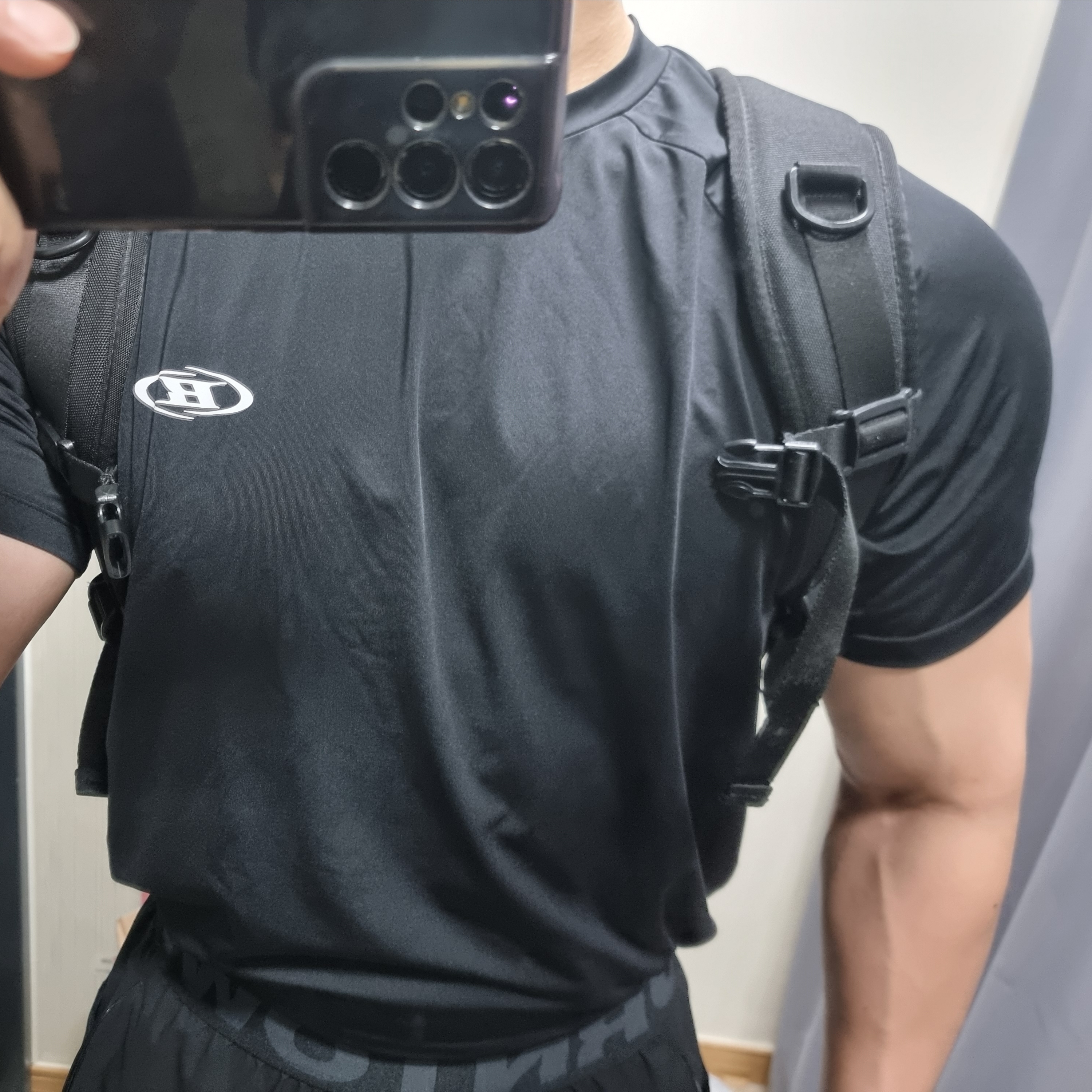 BORN TO WIN Outband BRN Active Shorts Black 착용 스타일