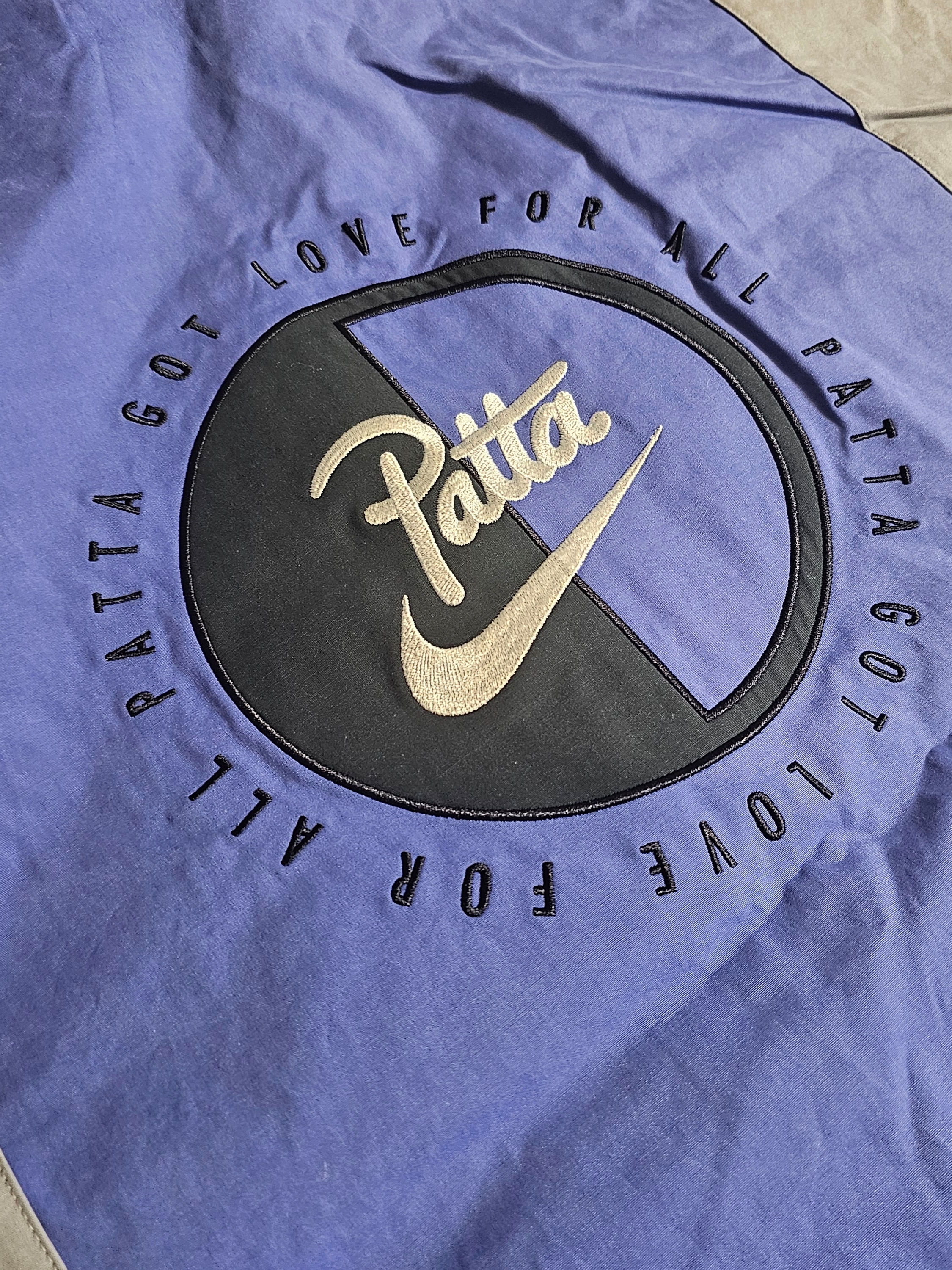 Nike x Patta Track Jacket Particle Grey Sapphire (HJ0712-073) 착용 스타일 - 1