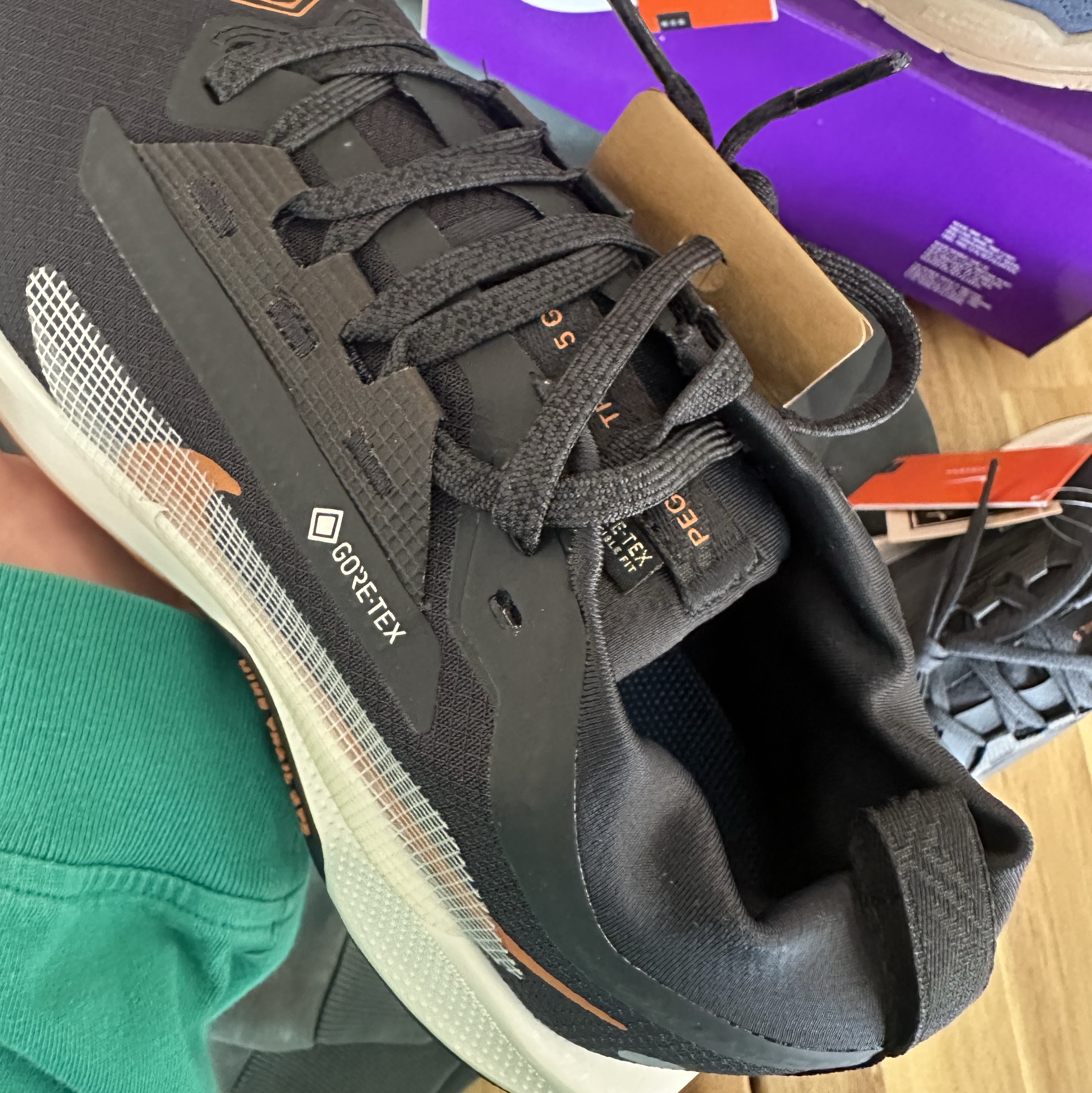 Nike Pegasus Trail 5 Gore-Tex Off Noir Black 착용 스타일