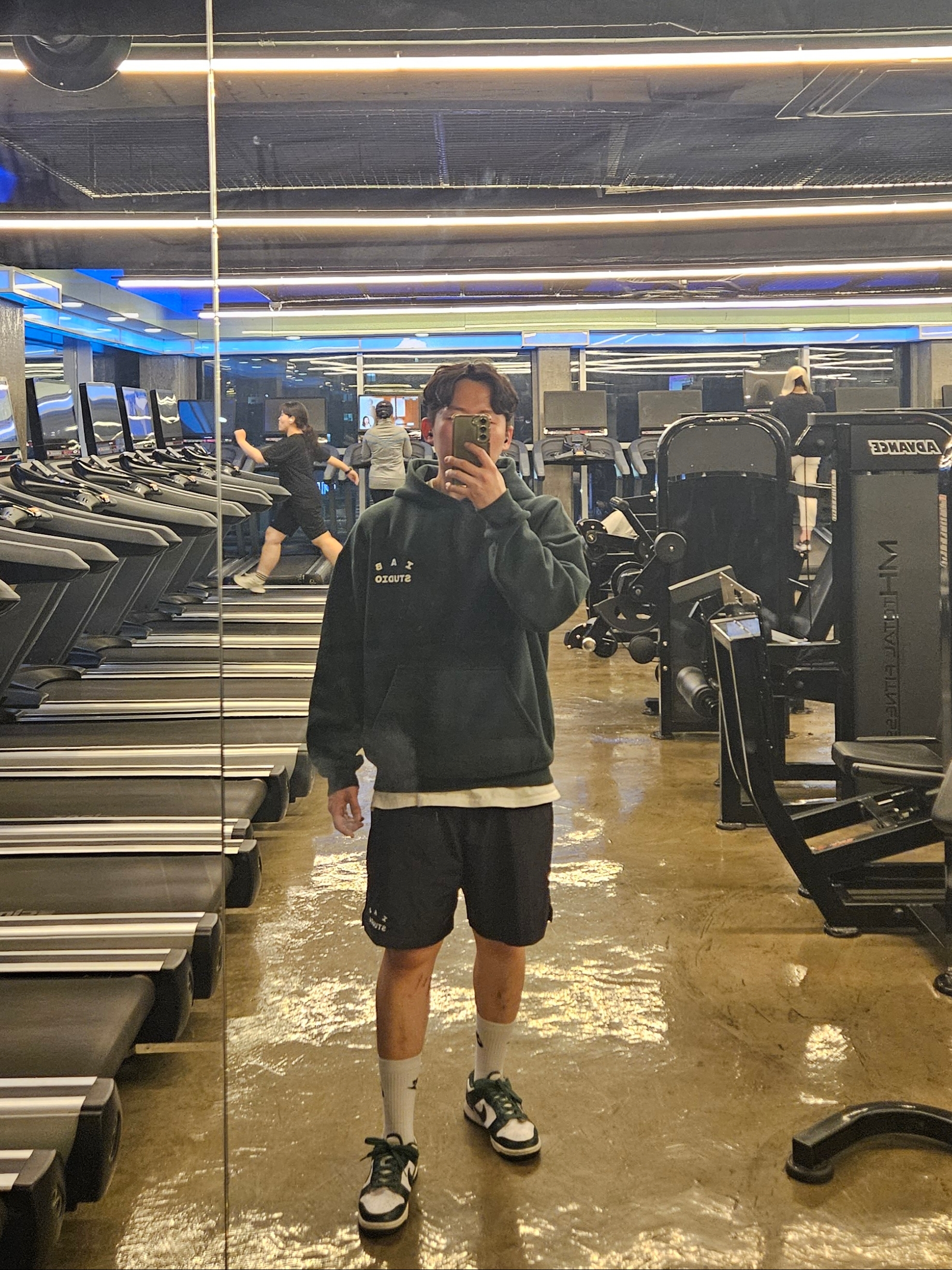 IAB Studio Hoodie Deep Green, IAB Studio Woven Shorts Black - 23FW 착용 스타일