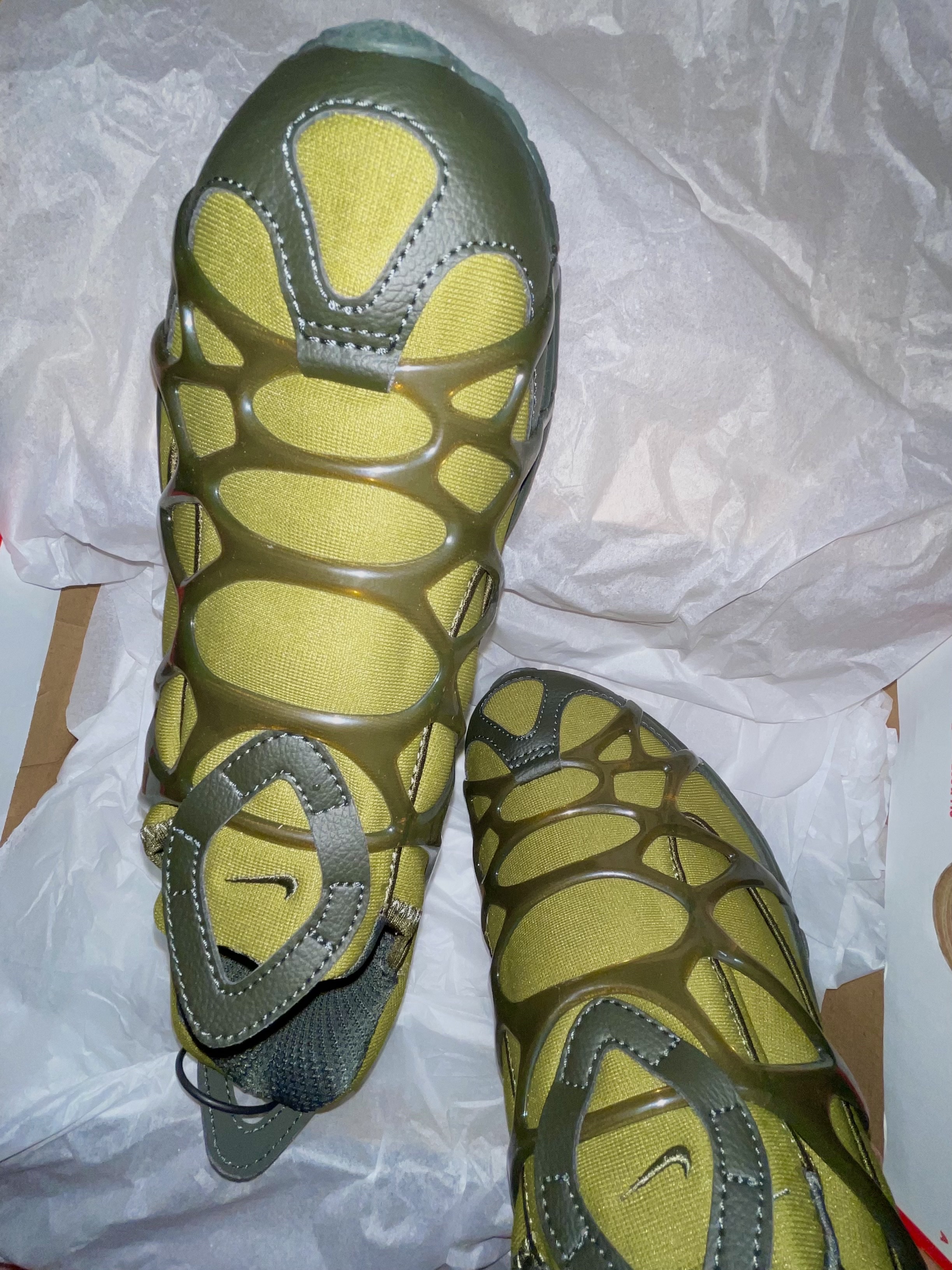 Nike Air Kukini Pilgrim Sequoia 착용 스타일