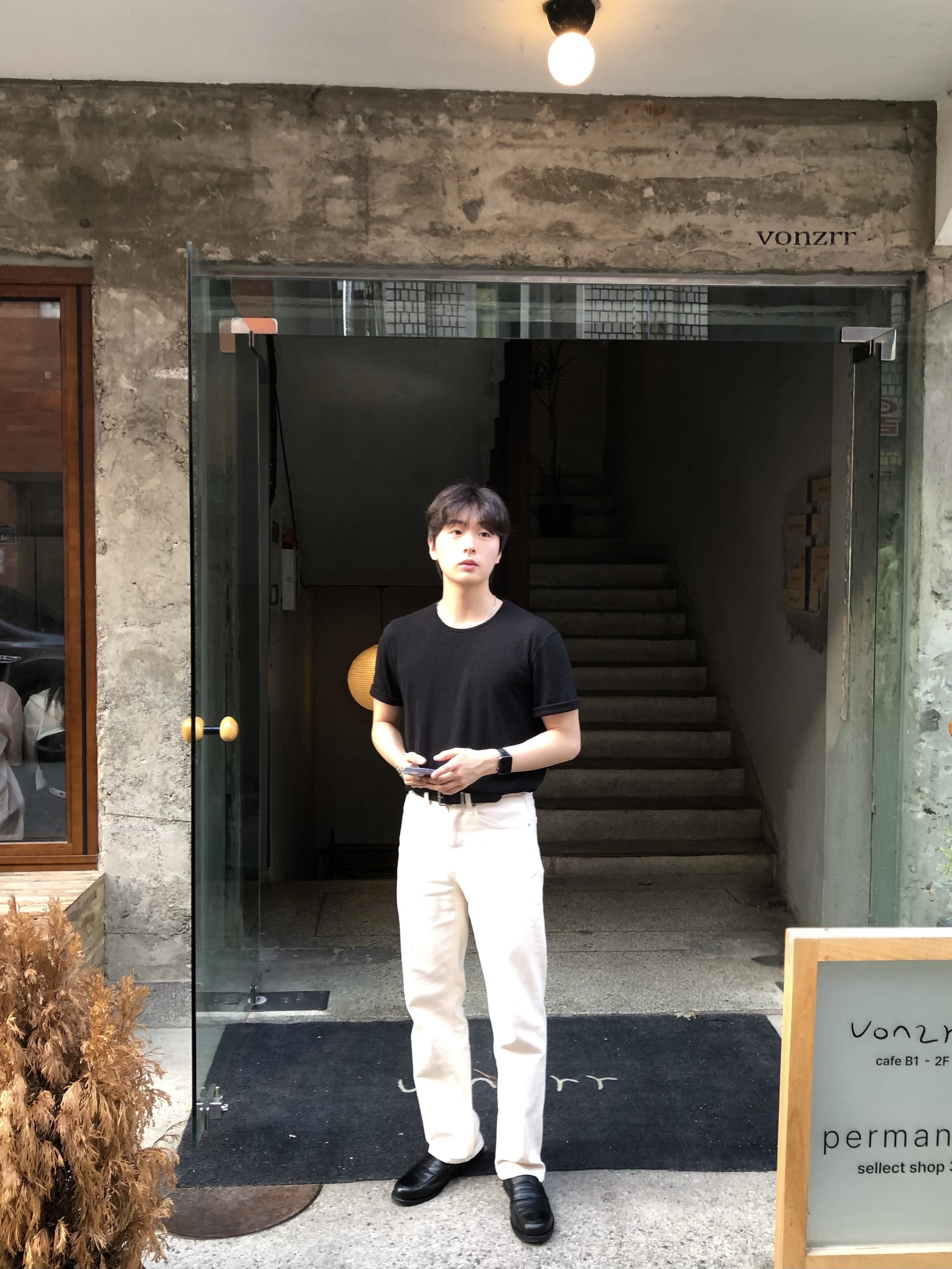 Ballute Slub U-Neck Half T-Shirts Black, JOSEPHT Morgan Black 착용 스타일 - 2