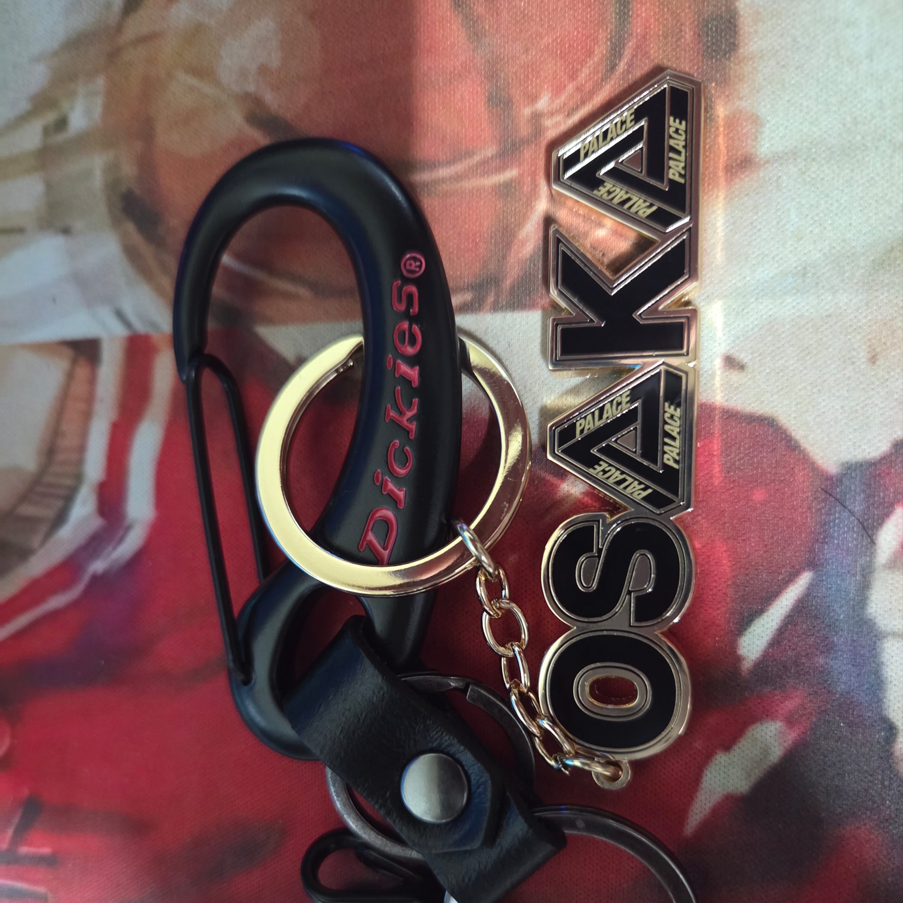 Palace Osaka Keyring Black - 25SS 착용 스타일