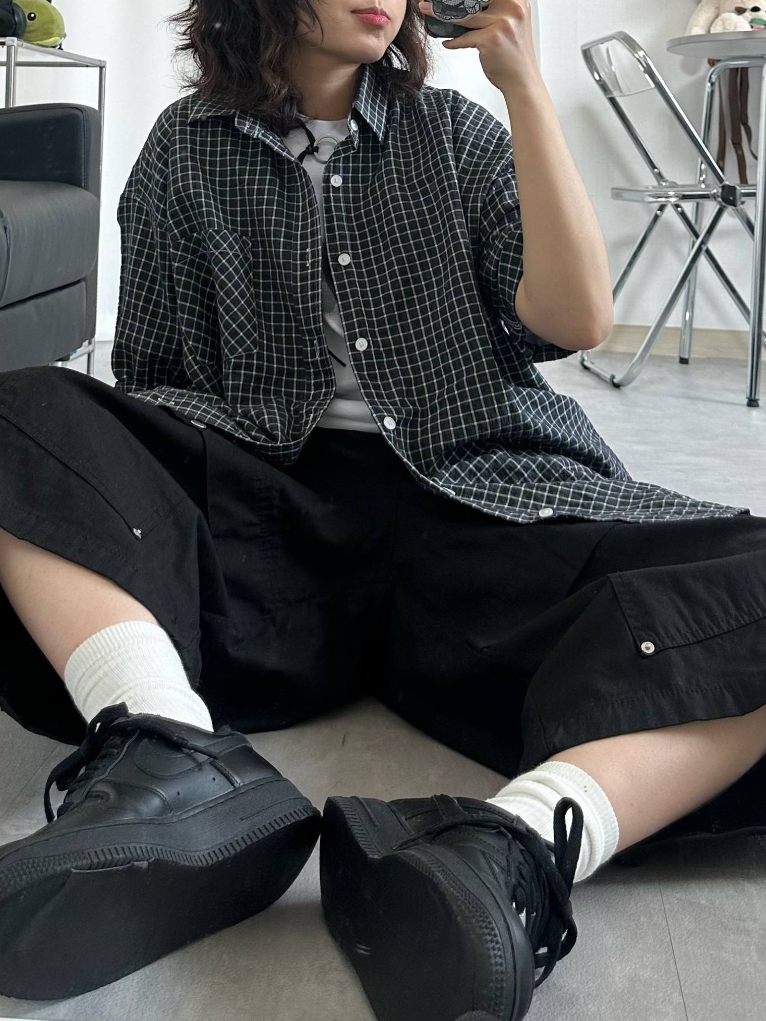 Nike Air Force 1 '07 Low Triple Black 착용 스타일 - 6