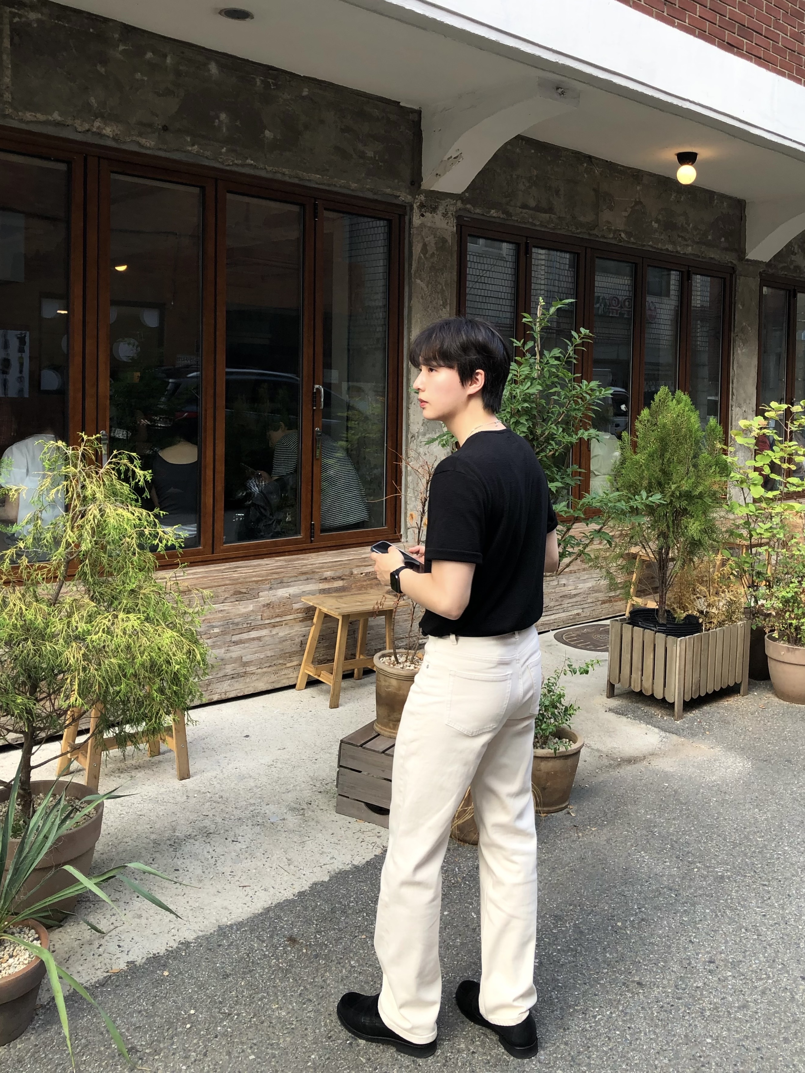 Ballute Slub U-Neck Half T-Shirts Black, JOSEPHT Morgan Black 착용 스타일 - 1
