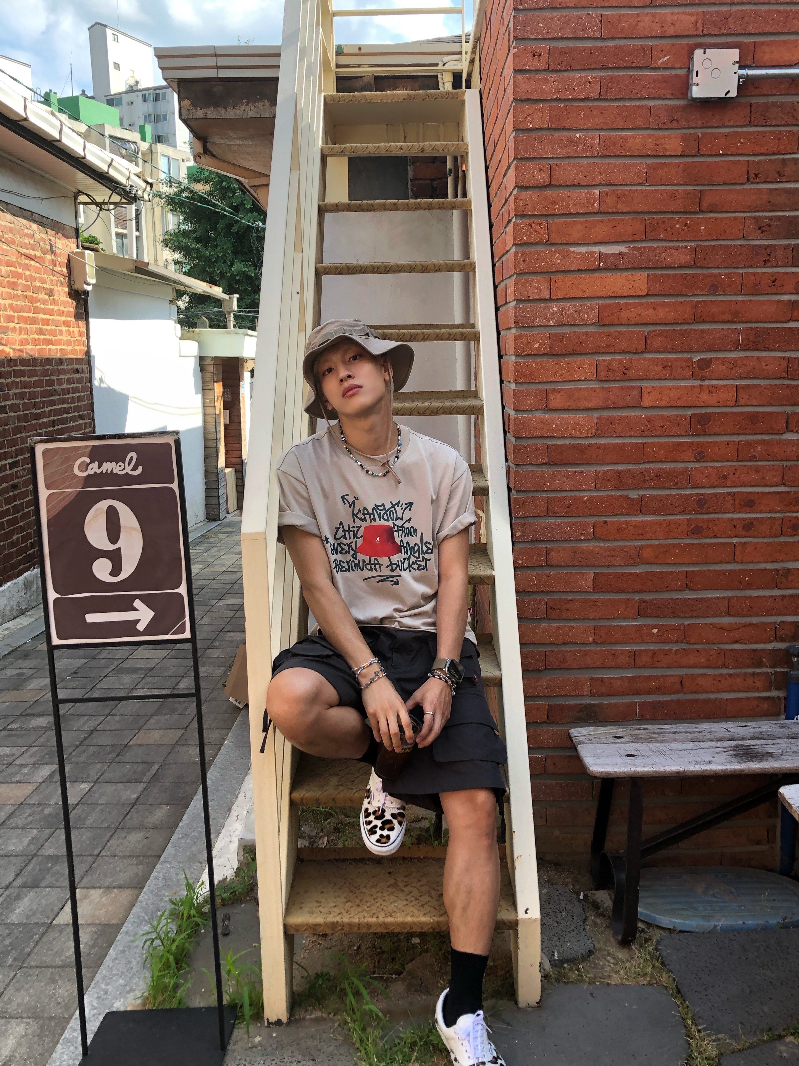 Vans Era Leopard True White 착용 스타일 - 1