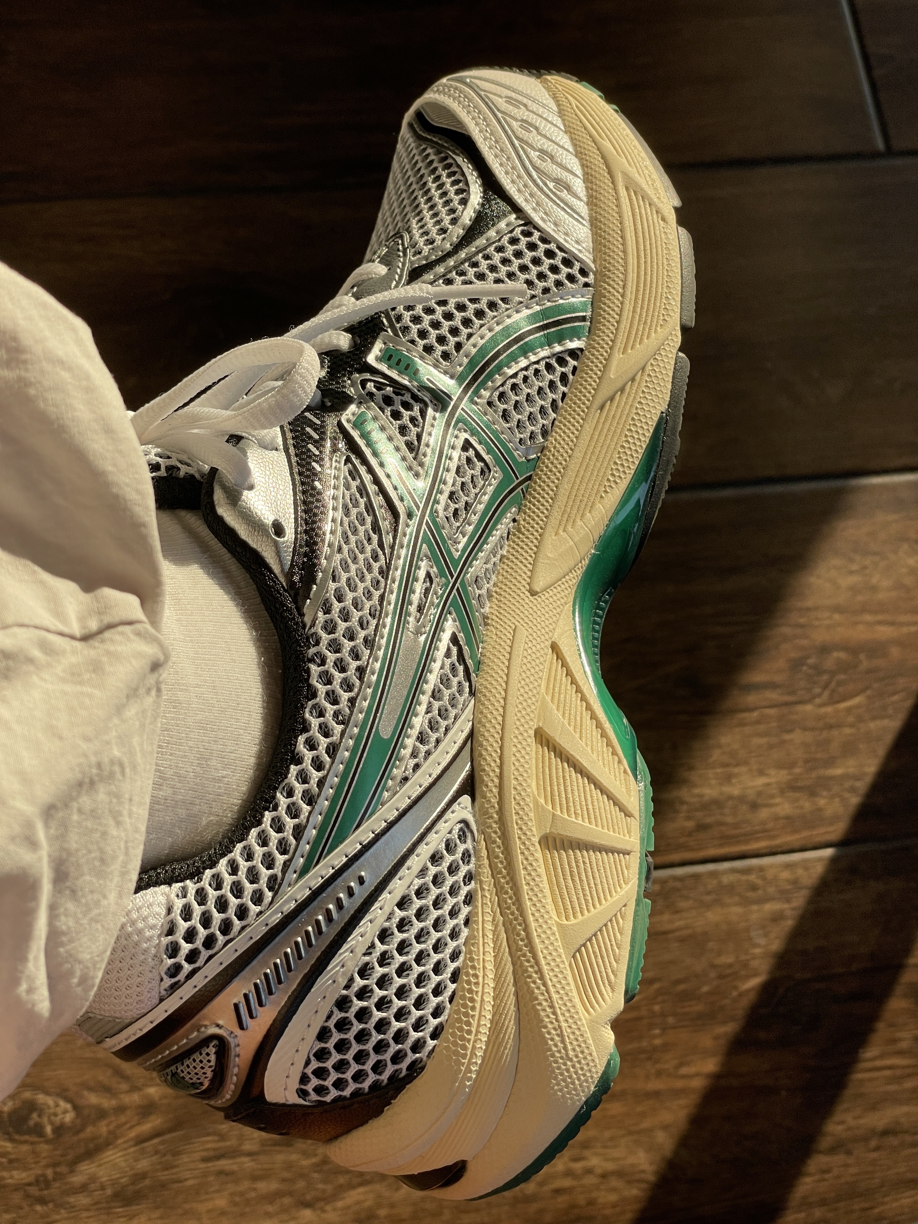 Asics GT-2160 White Jasper Green 착용 스타일 - 6