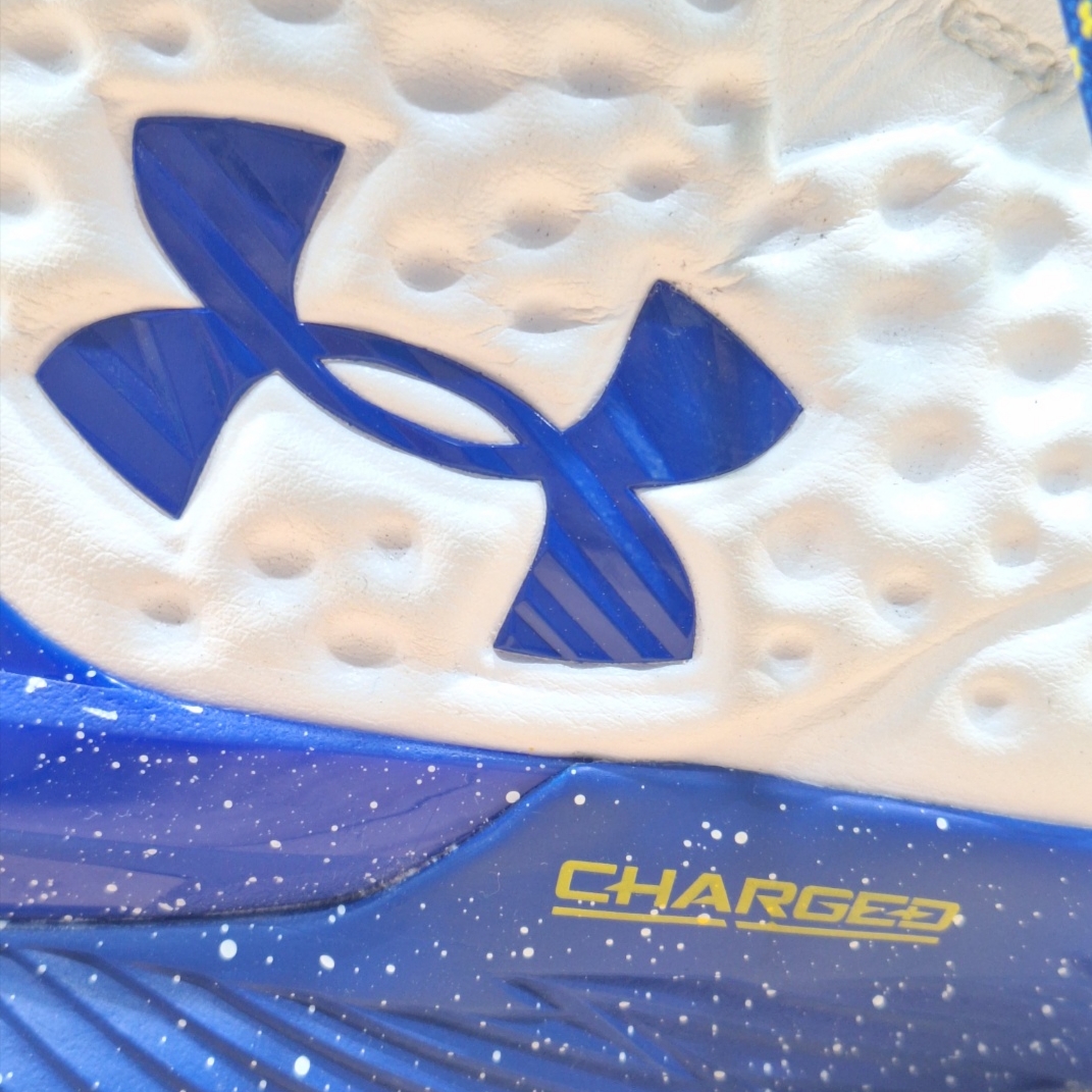 Under Armour Curry 1 White Taxi Royal 착용 스타일 - 5