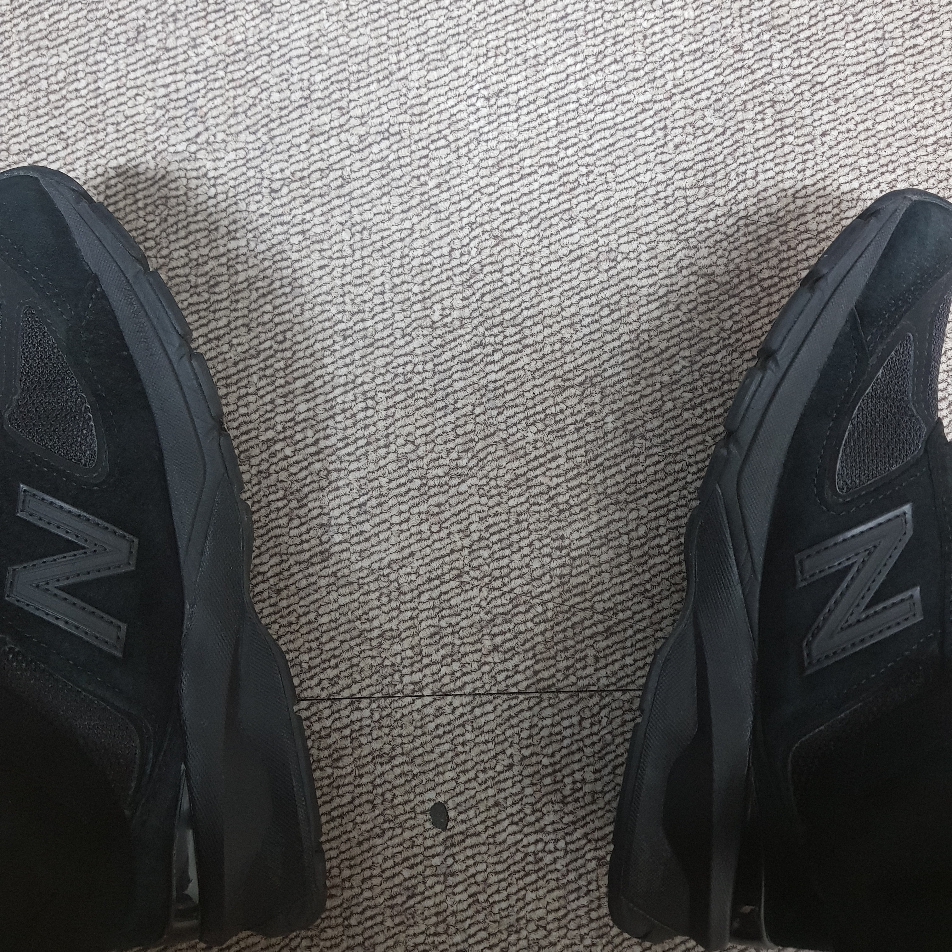 New Balance 990v5 Made in USA Triple Black - D Standard 착용 스타일