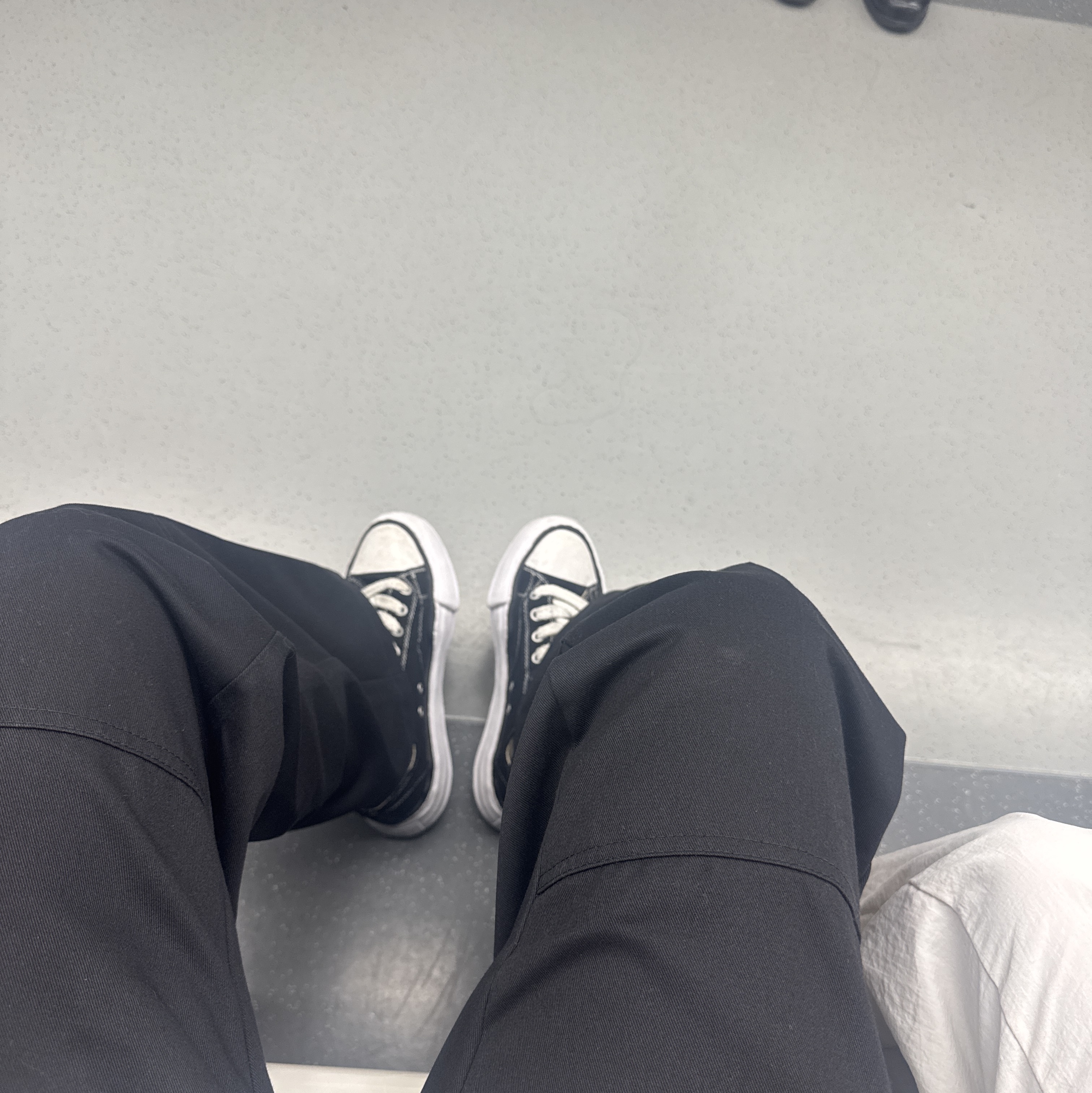 Dickies Loose Fit Double Knee Work Pants Black, Maison Mihara Yasuhiro Peterson OG Sole Canvas Low Sneakers Black 착용 스타일