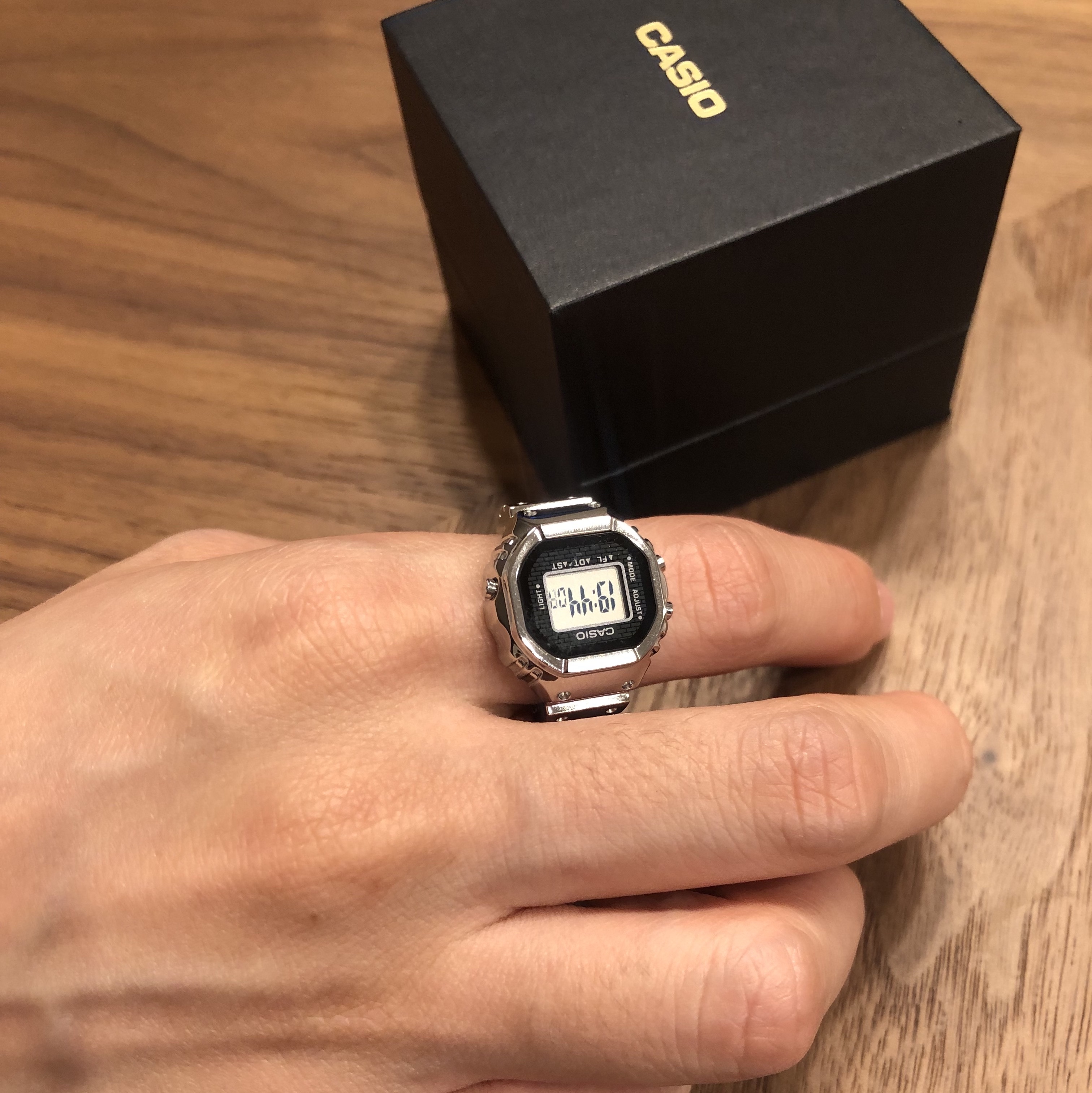 Casio 50th Anniversary Ring Watch CRW-001-1 착용 스타일
