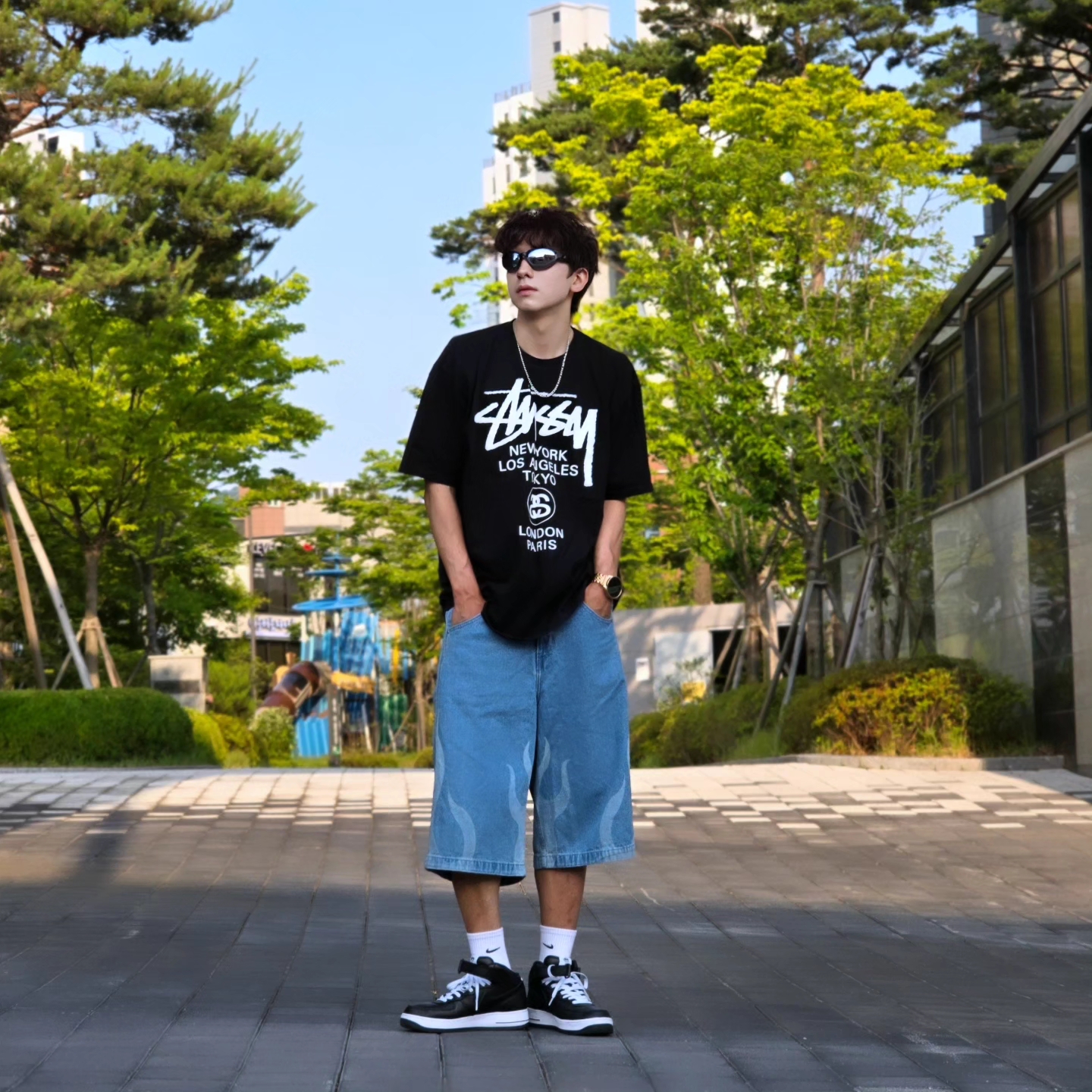 Stussy World Tour T-Shirt Black 2024,2025, Stussy World Tour T-Shirt Black 2023 착용 스타일 - 6