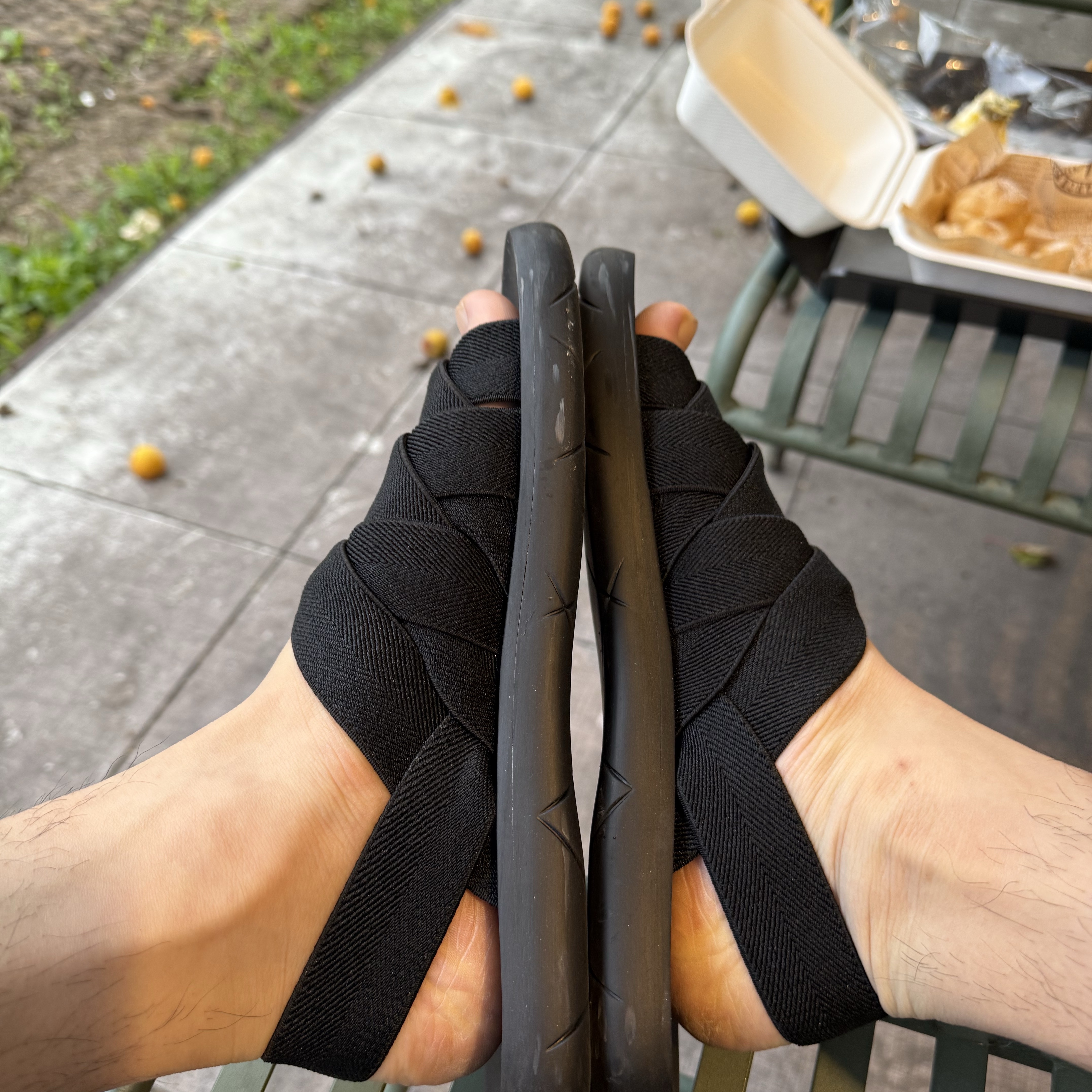 Bottega Veneta Plat Mule Black 착용 스타일 - 4