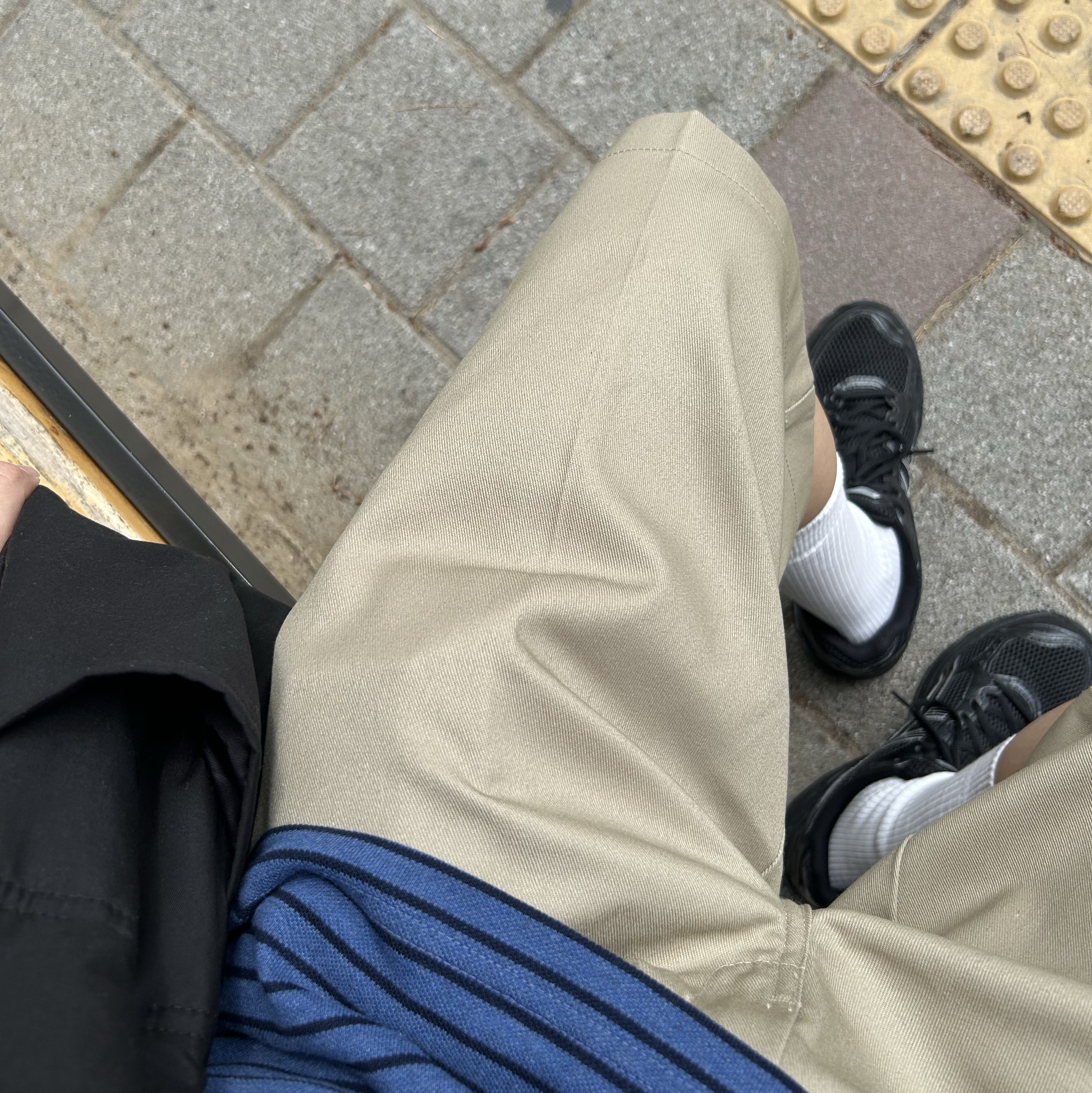 Asics Gel-Kayano 14 Black Pure Silver, Uniqlo UT x Berserk Manga Curation Graphic T-Shirt A White - KR 착용 스타일 - 3