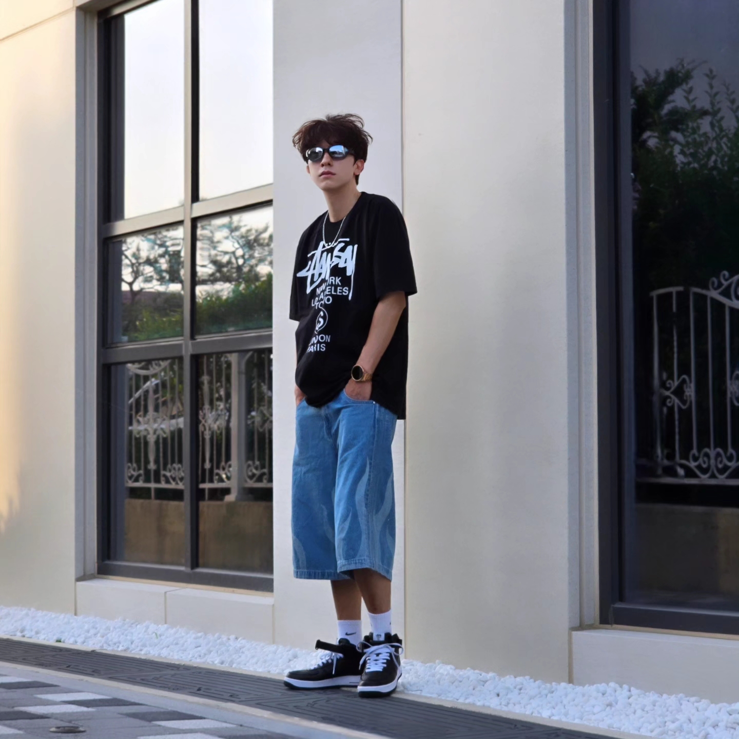 Stussy World Tour T-Shirt Black 2024,2025, Stussy World Tour T-Shirt Black 2023 착용 스타일 - 5