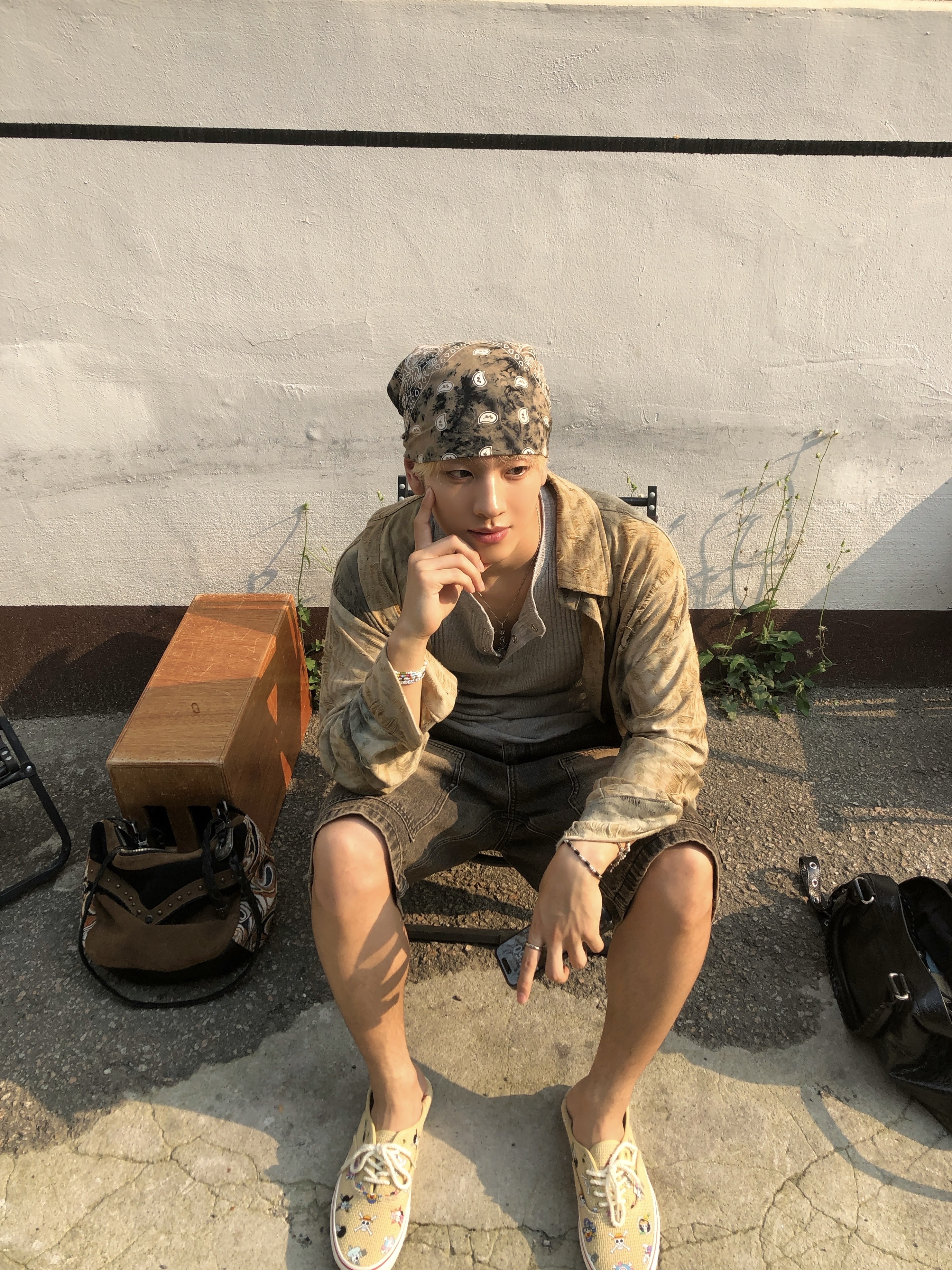 Vans x One Piece Authentic Sand 착용 스타일 - 1