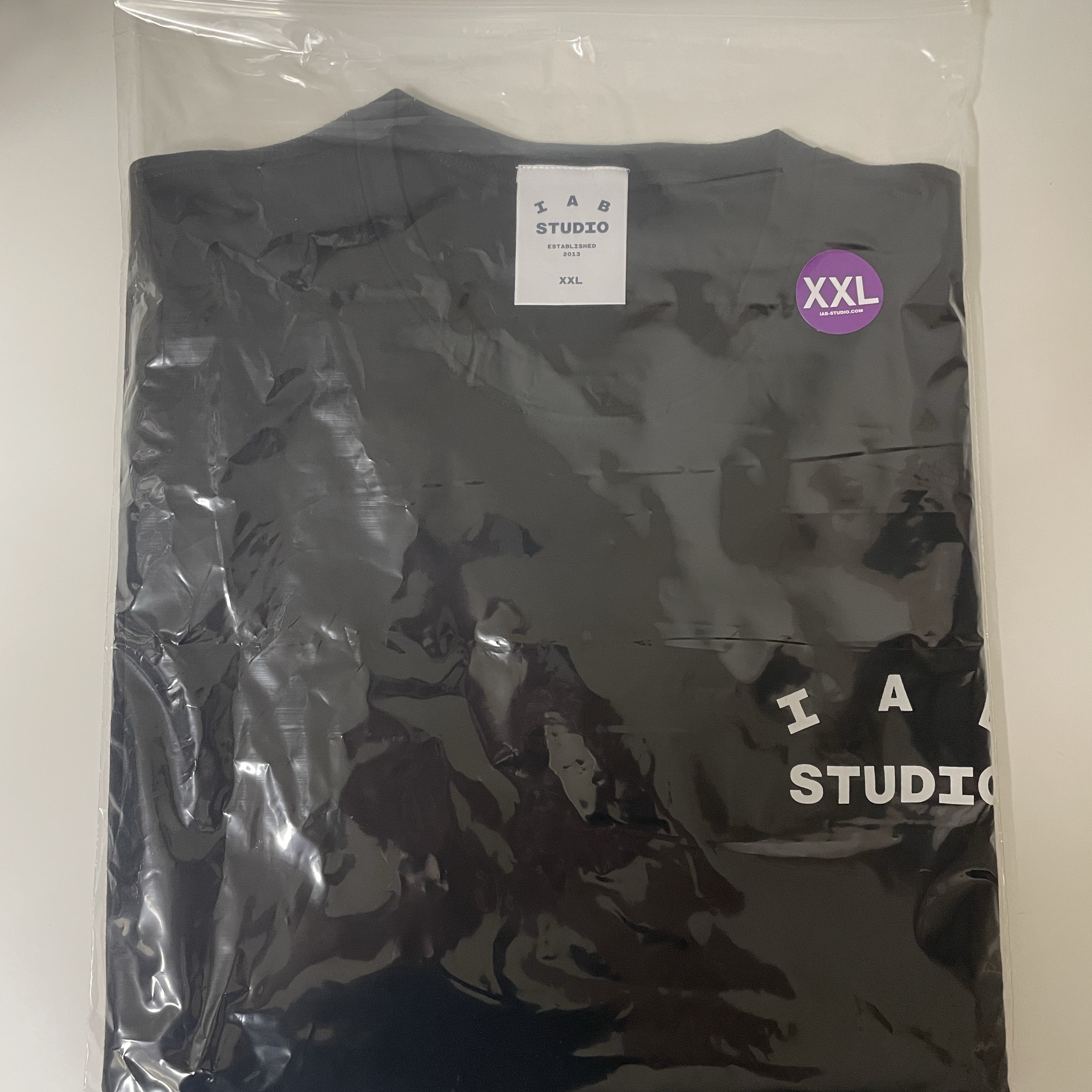 IAB Studio Basic T-Shirt Black White 착용 스타일