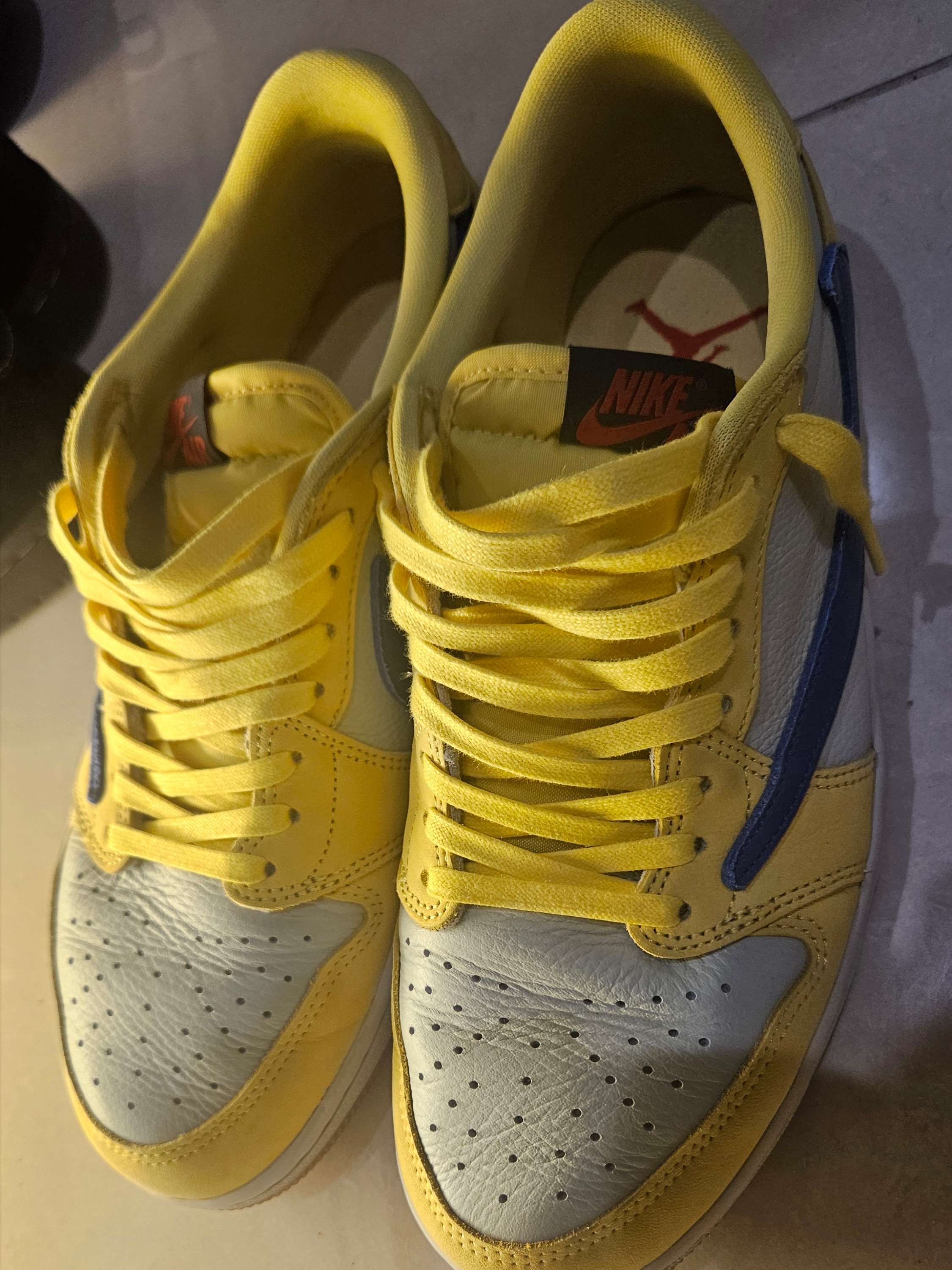 (W) Jordan 1 x Travis Scott Retro Low OG SP Canary 착용 스타일