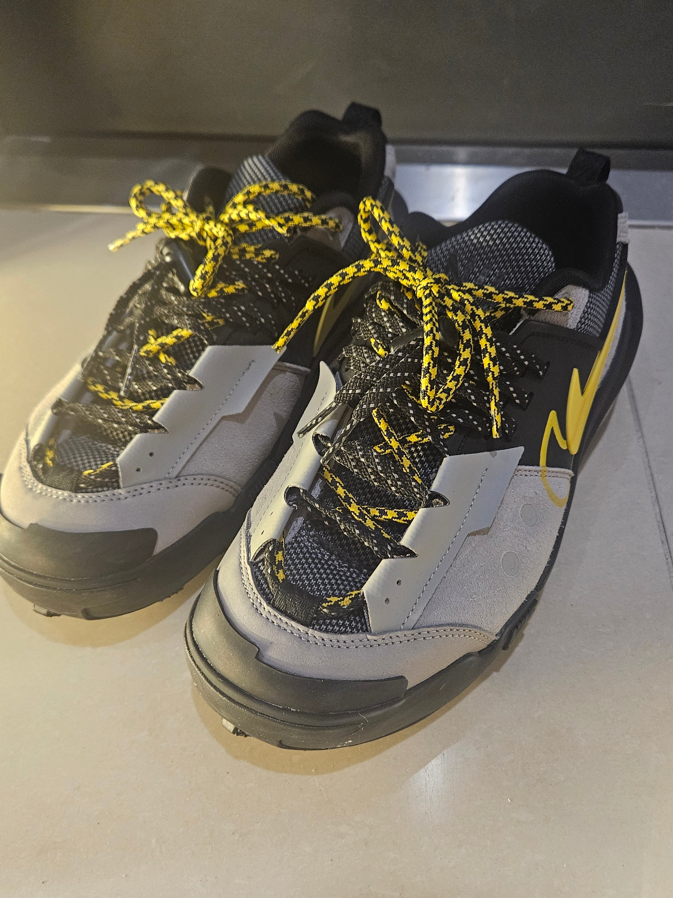 Nike x Sacai Zegamadome SP Matte Silver 착용 스타일