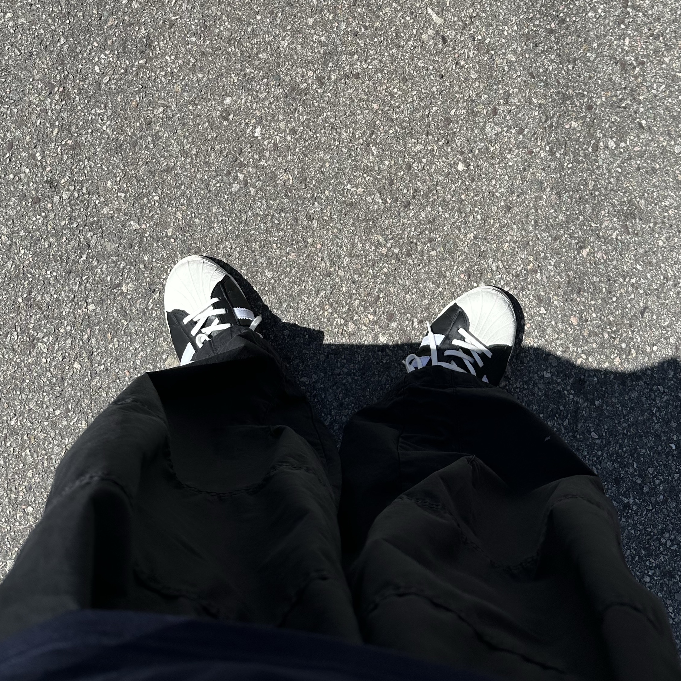 Adidas Superstar 82 FI Core Black 착용 스타일