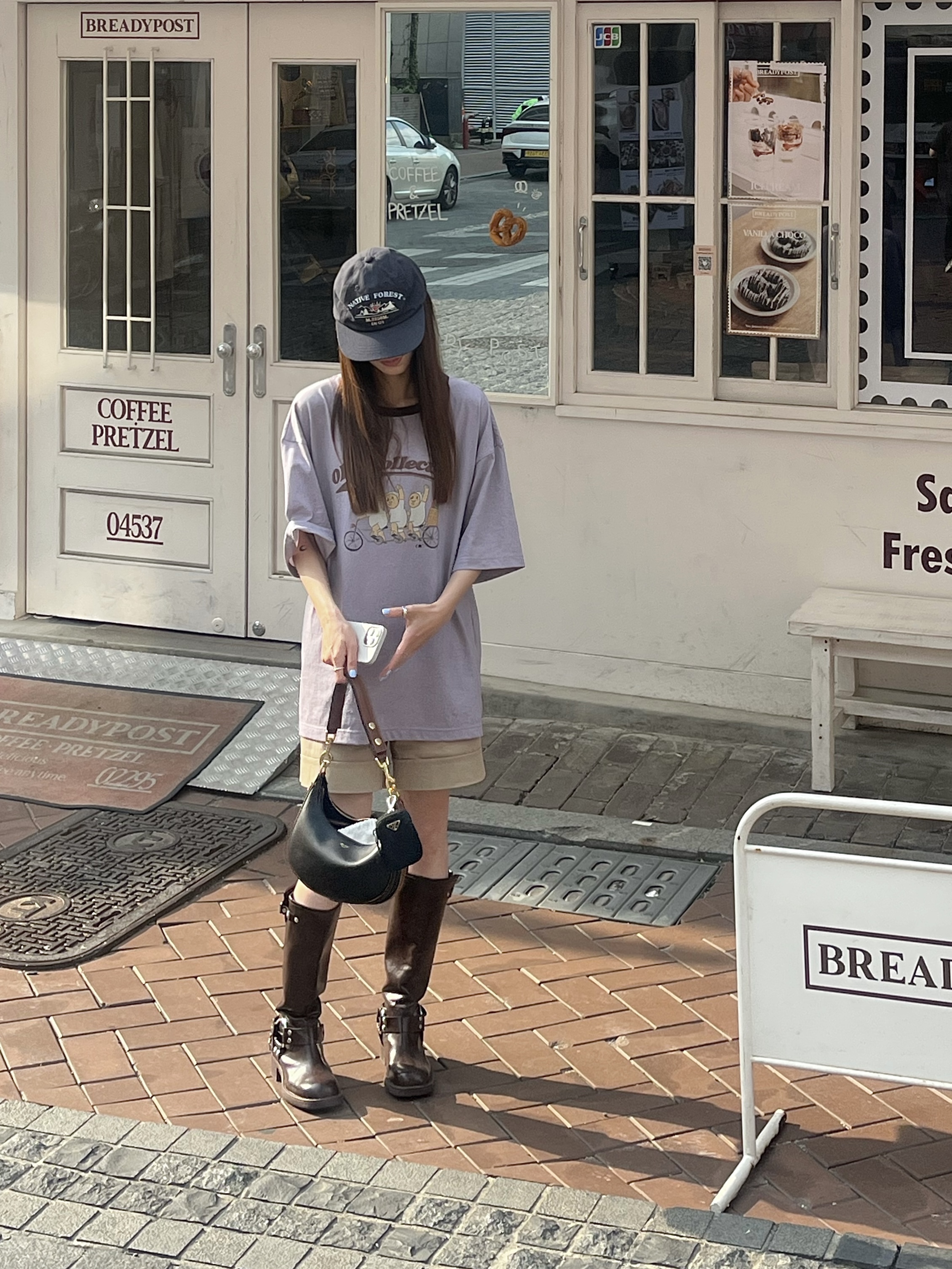 Enor Native Forest Ball Cap Navy, Celine Medium Ava Strap Bag in Smooth Calfskin Black Tan 착용 스타일 - 5