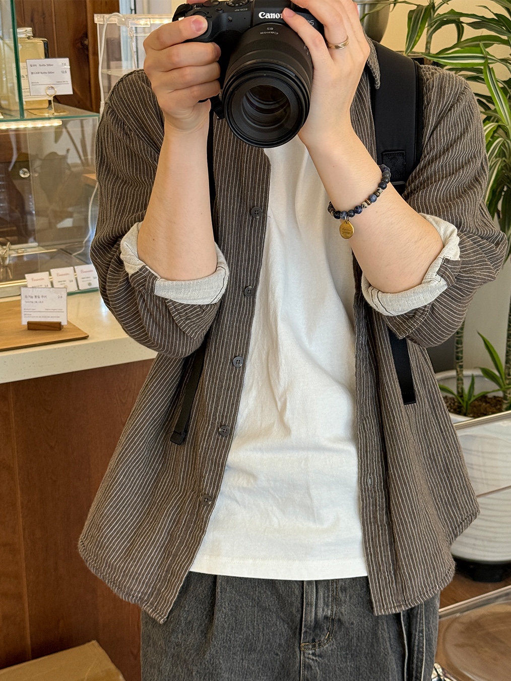 NA A NANA Gauze Stripe Shirt Brown, NA A NANA Pleats Belted Denim Pants Vintage Black 착용 스타일 - 3