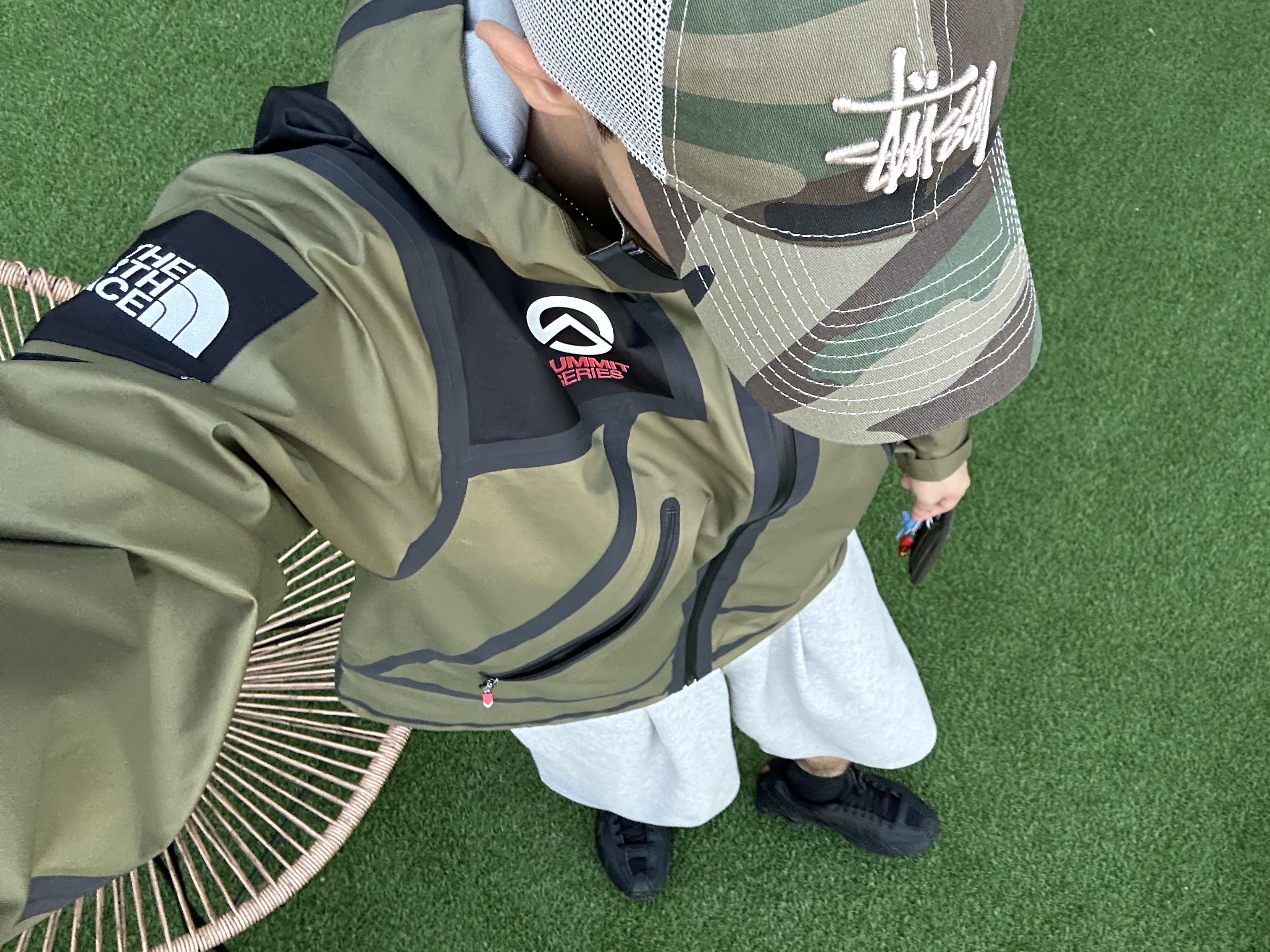Supreme x The North Face Summit Series Outer Tape Seam Jacket Olive - 21SS, Stussy New Era 9twenty Basic Trucker Woodland Camo 착용 스타일