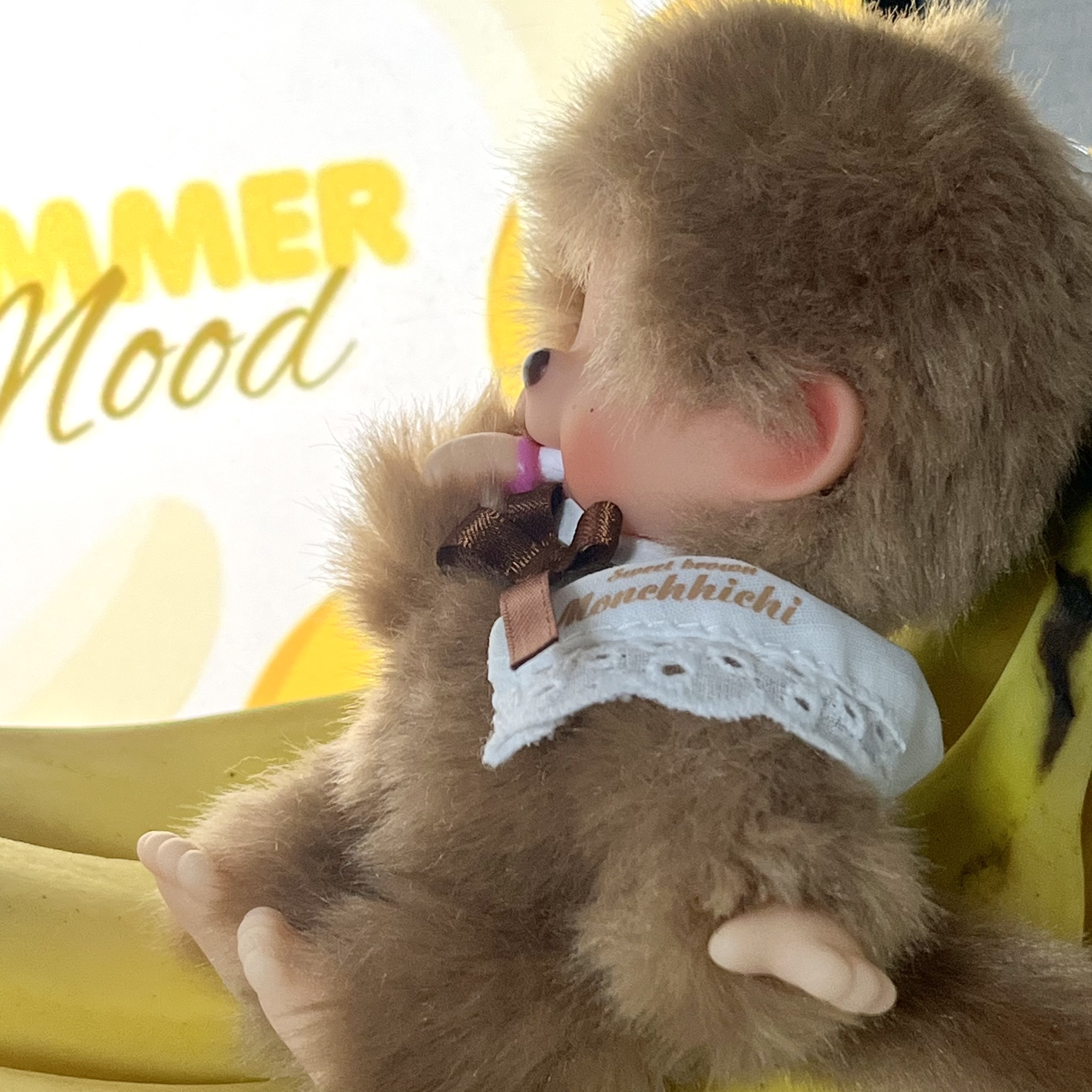 Monchhichi Sweet Key Chain Brown 착용 스타일 - 2