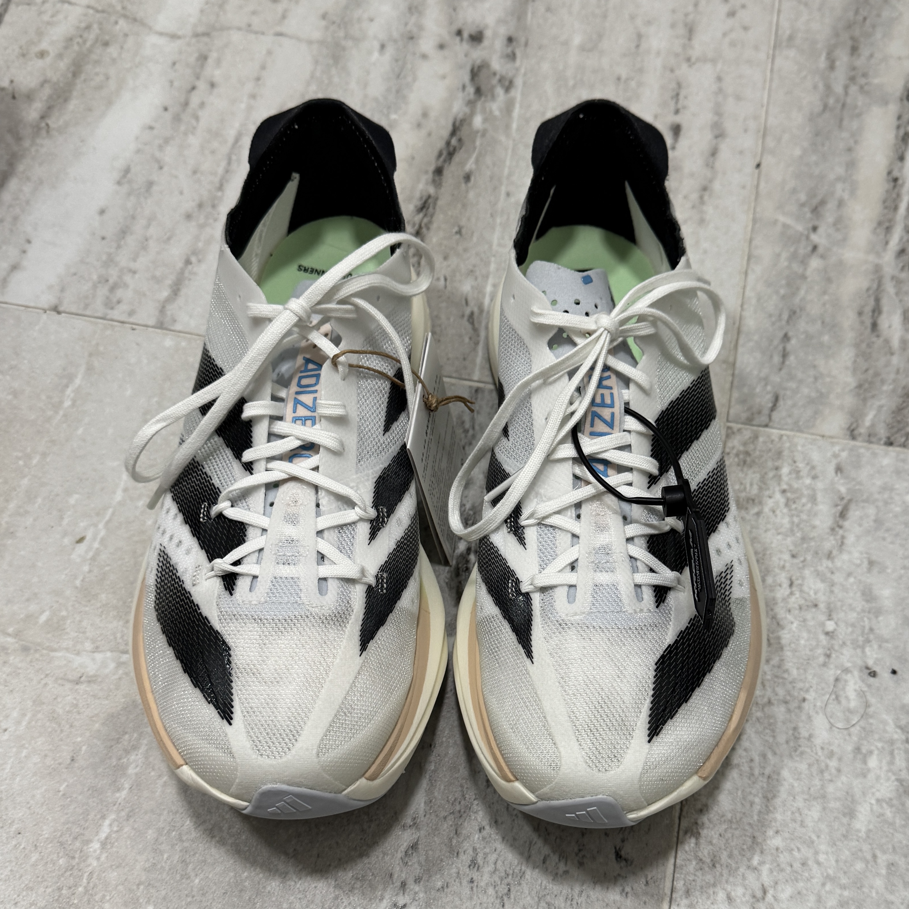 Adidas Adizero Adios Pro 3 Cloud White Core Black 착용 스타일