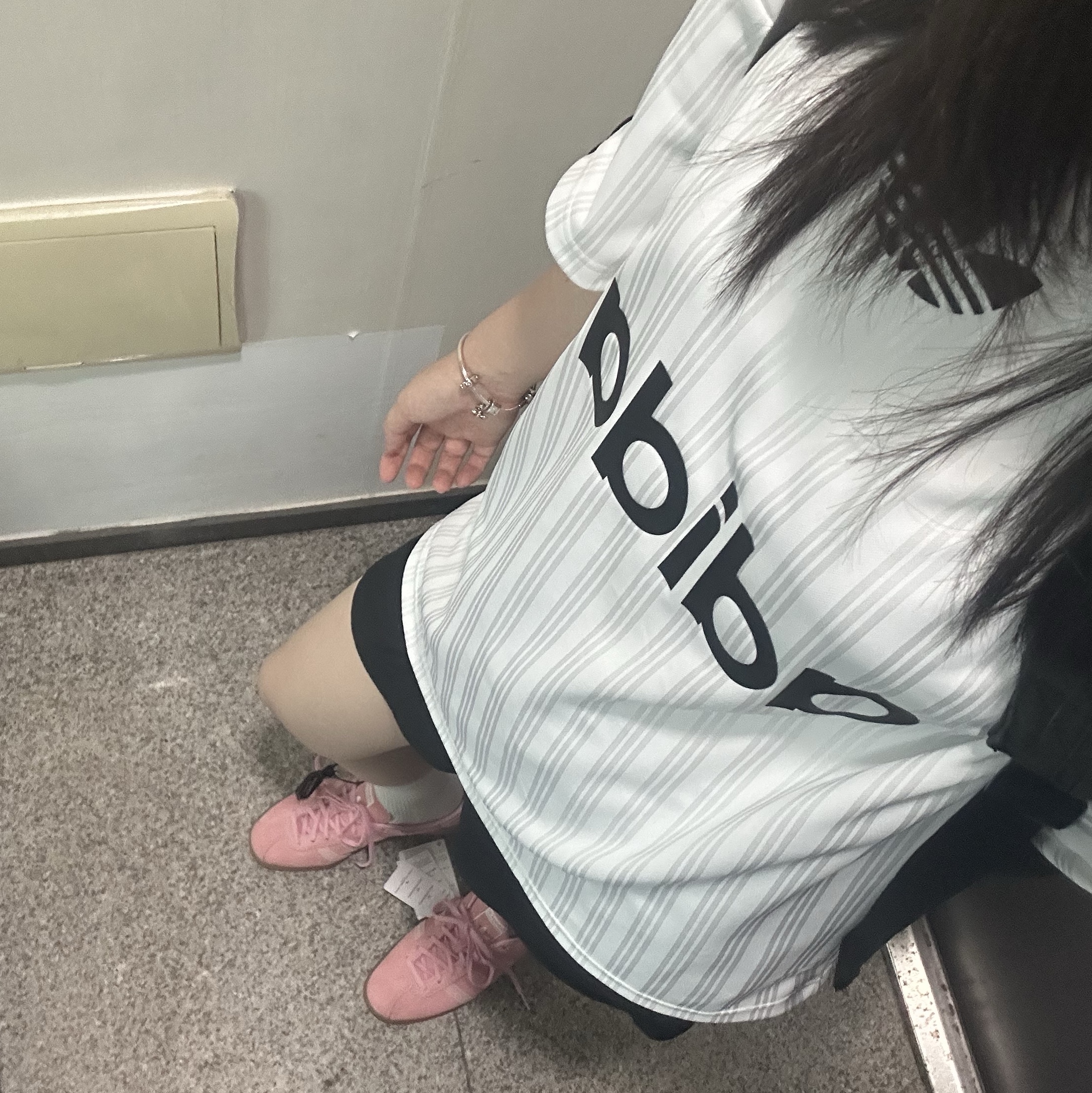 Adidas Bermuda Glow Pink, Adidas Adicolor T-Shirt White Black - KR Sizing 착용 스타일