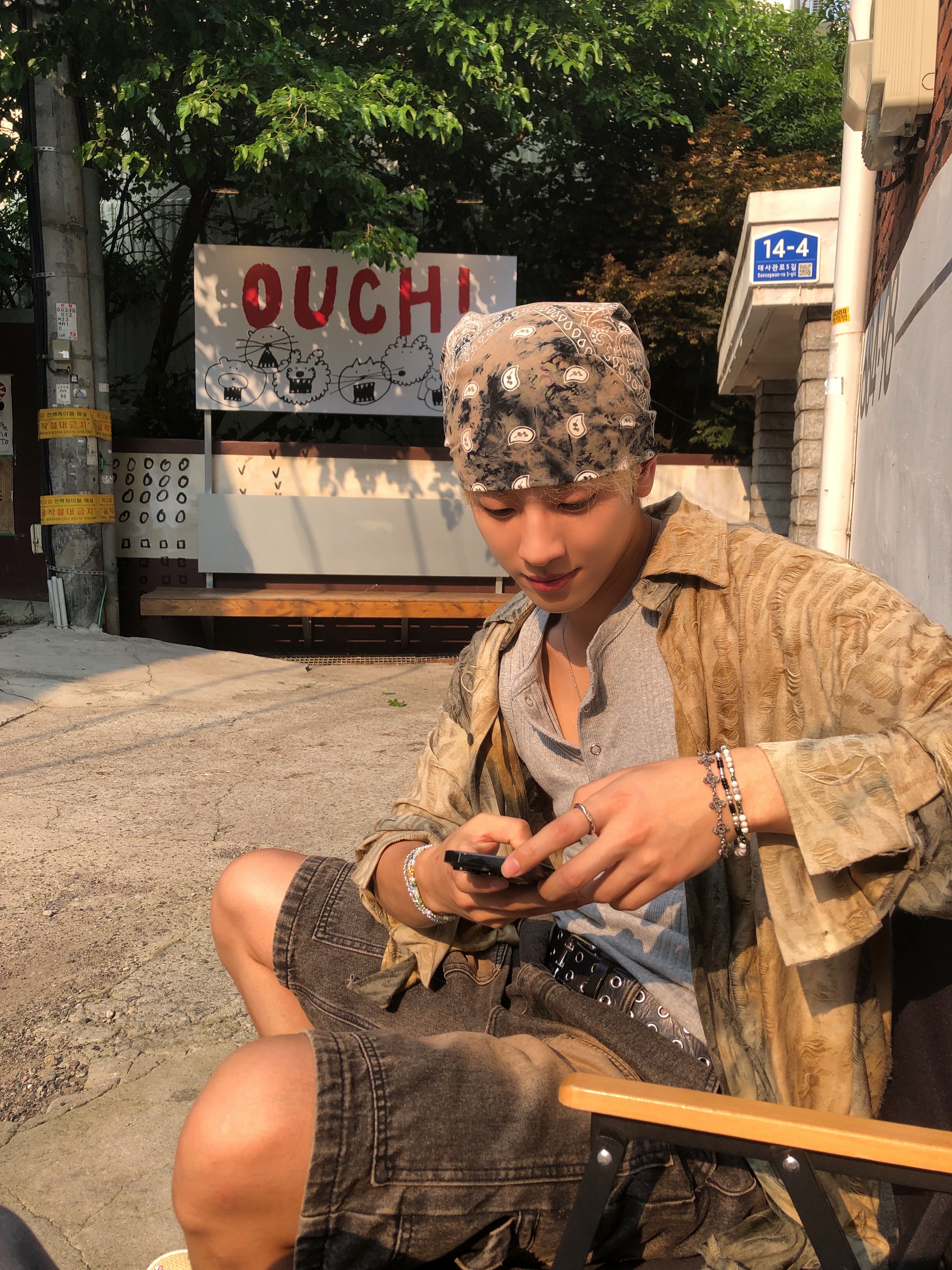 Vans x One Piece Authentic Sand 착용 스타일 - 3