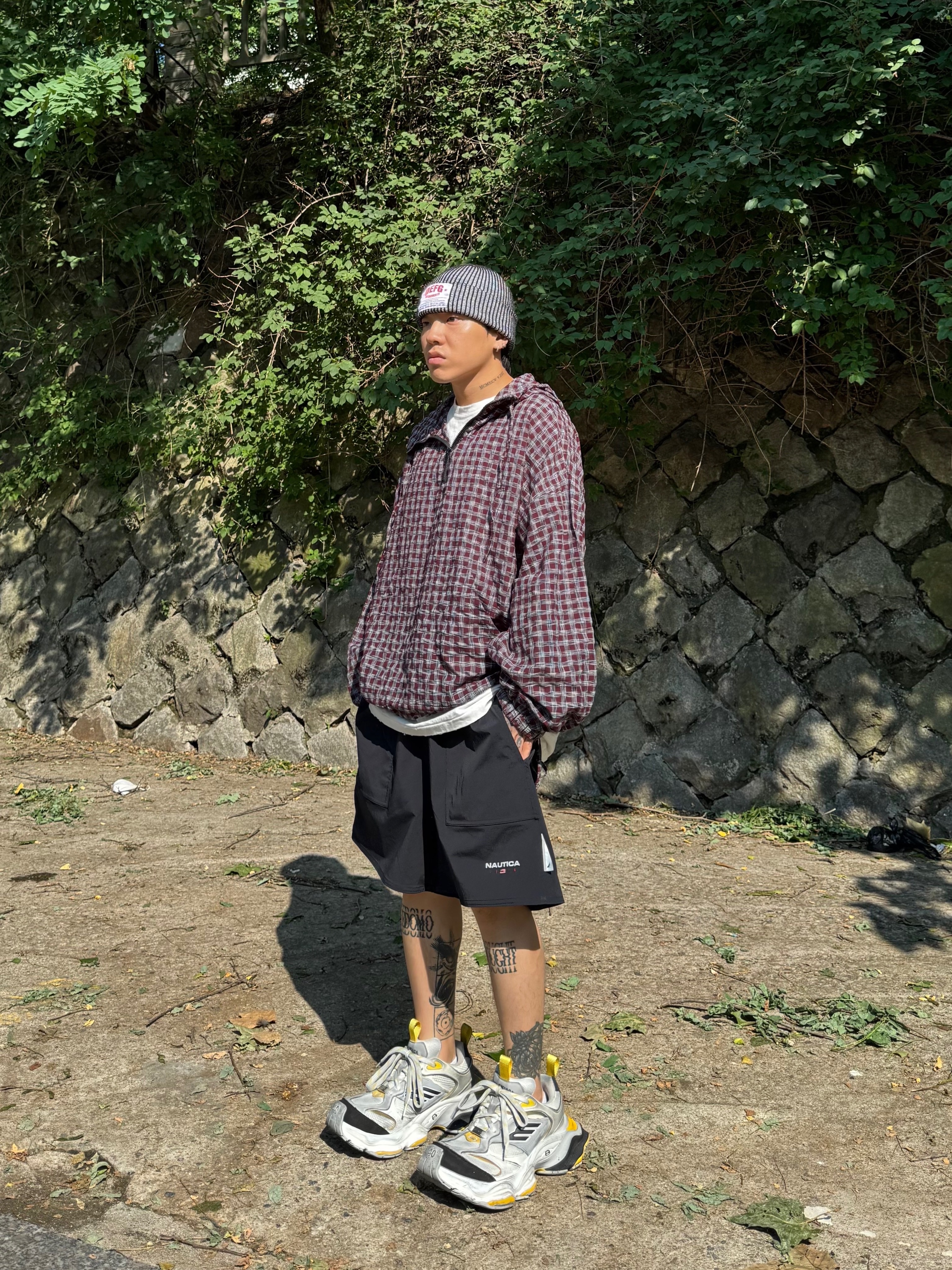 Balenciaga Cargo Sneakers Grey Black Yellow 착용 스타일 - 5