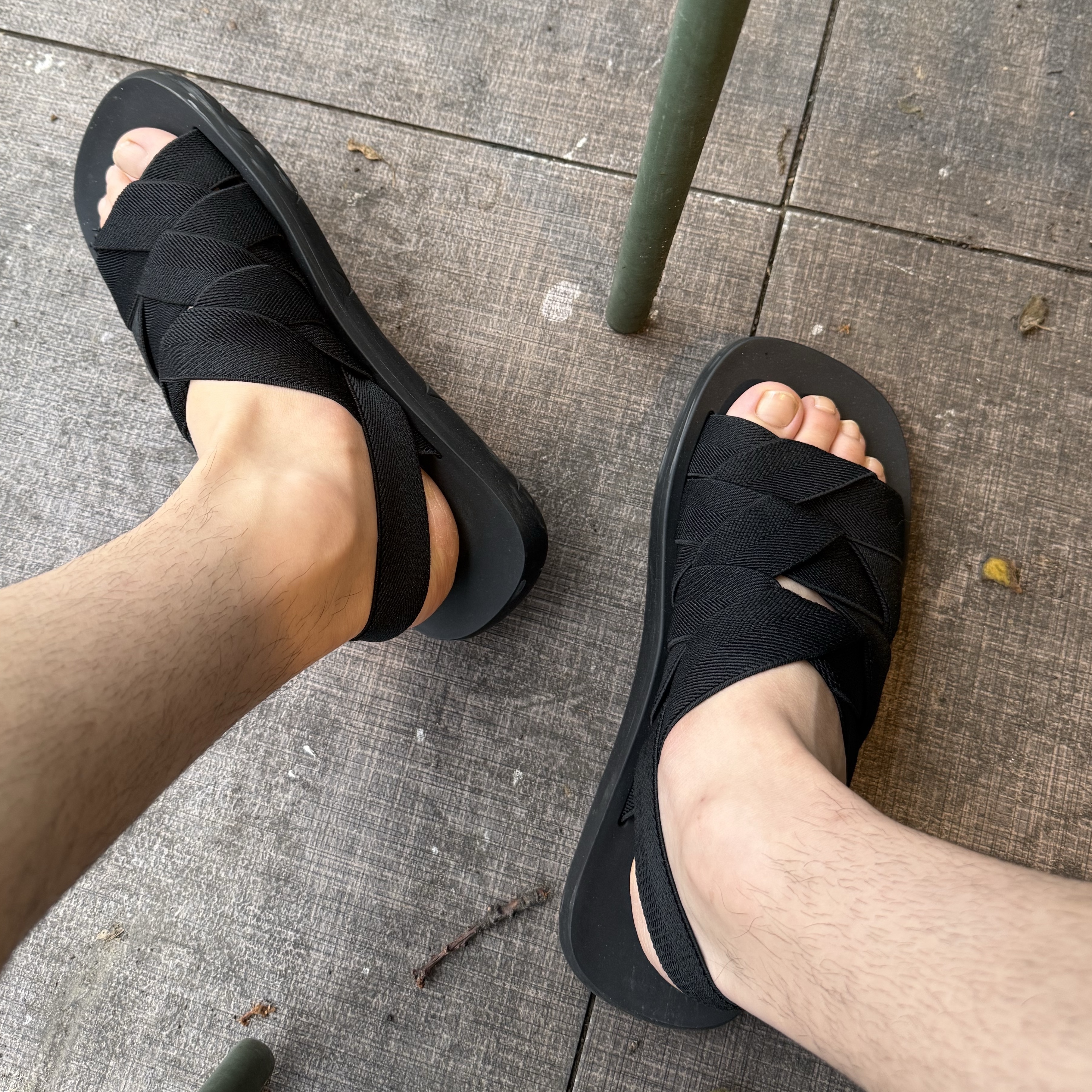 Bottega Veneta Plat Mule Black 착용 스타일 - 2