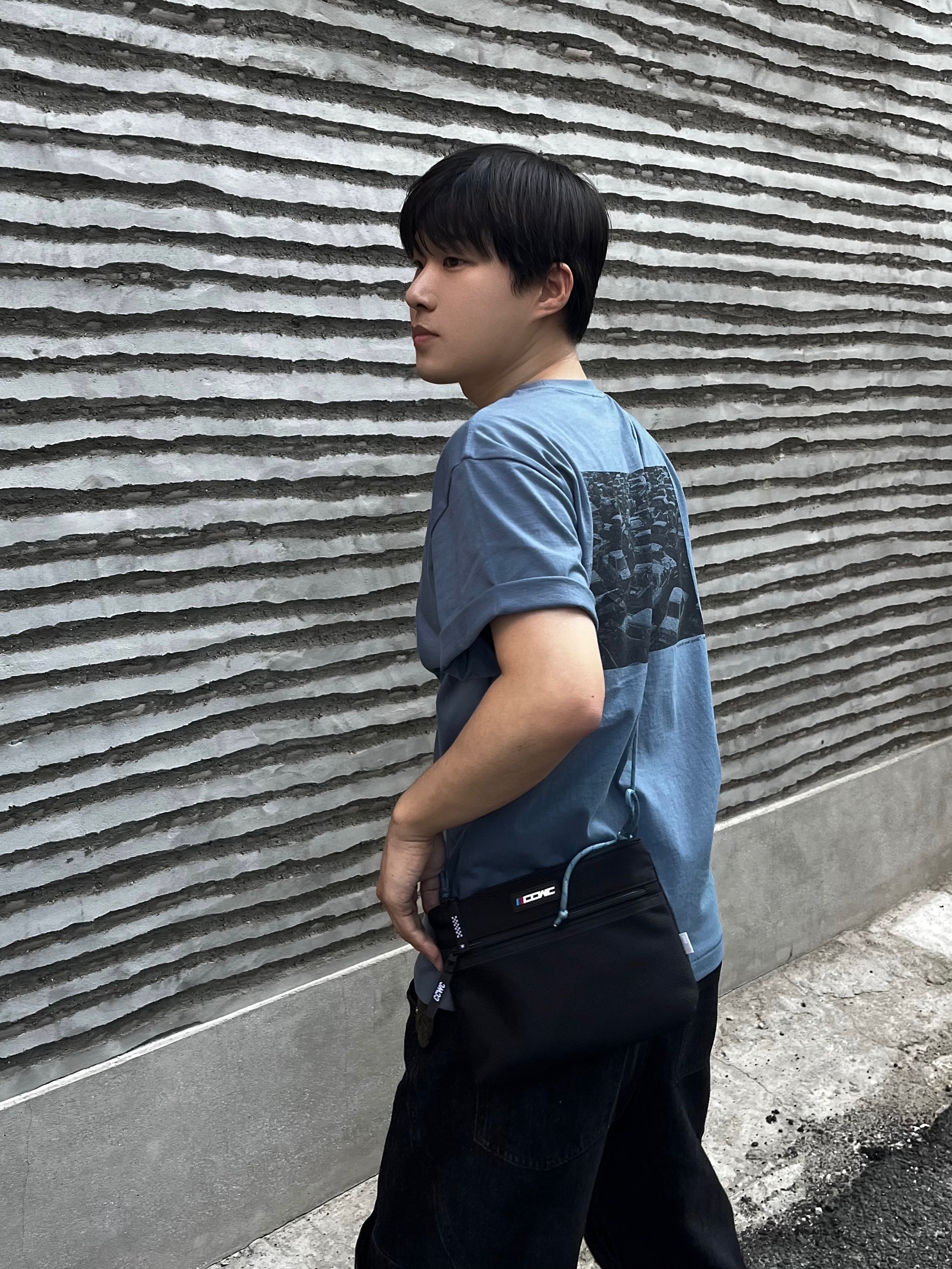 noun Side Line Cargo Denim Pants Black, Nike x Jacquemus J Force 1 Low LX SP Black 착용 스타일 - 1
