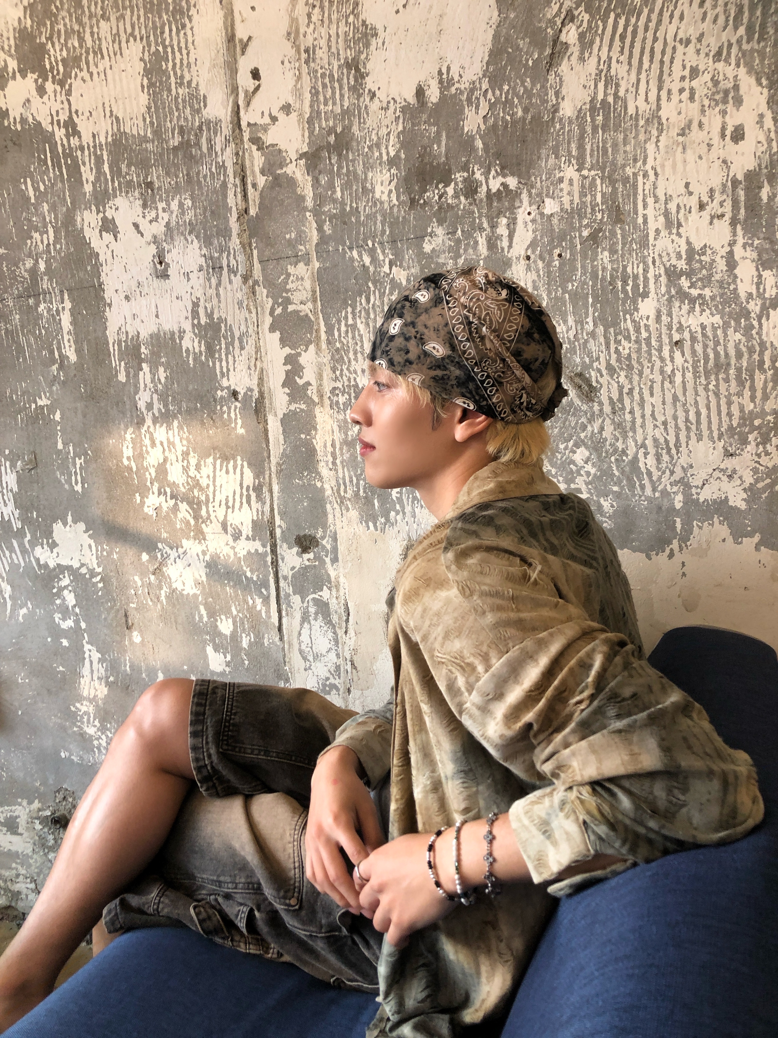 Vans x One Piece Authentic Sand 착용 스타일 - 4