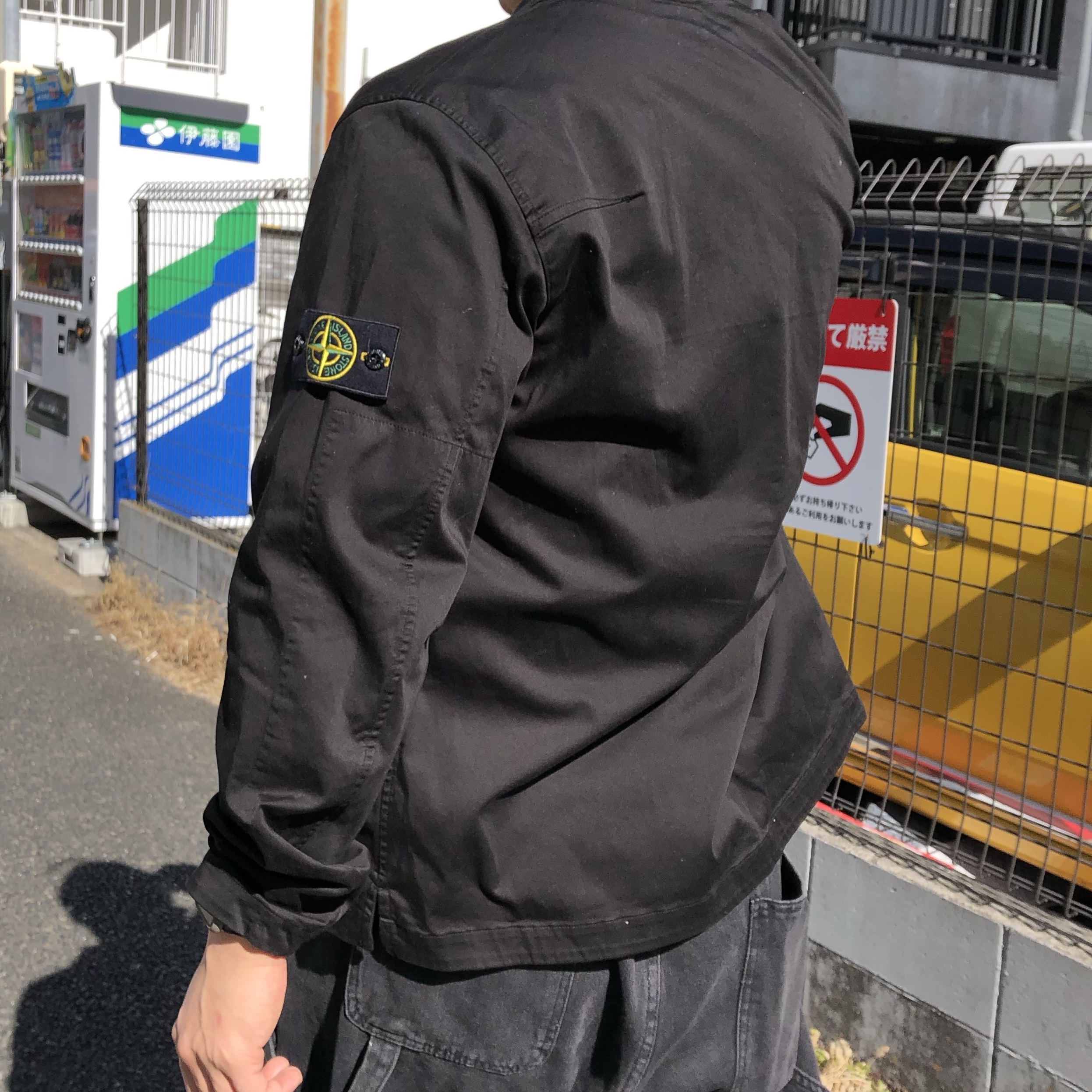 Stone Island 10812 Stretch Cotton Satin Garment Dyed Overshirt Black - 24SS 착용 스타일