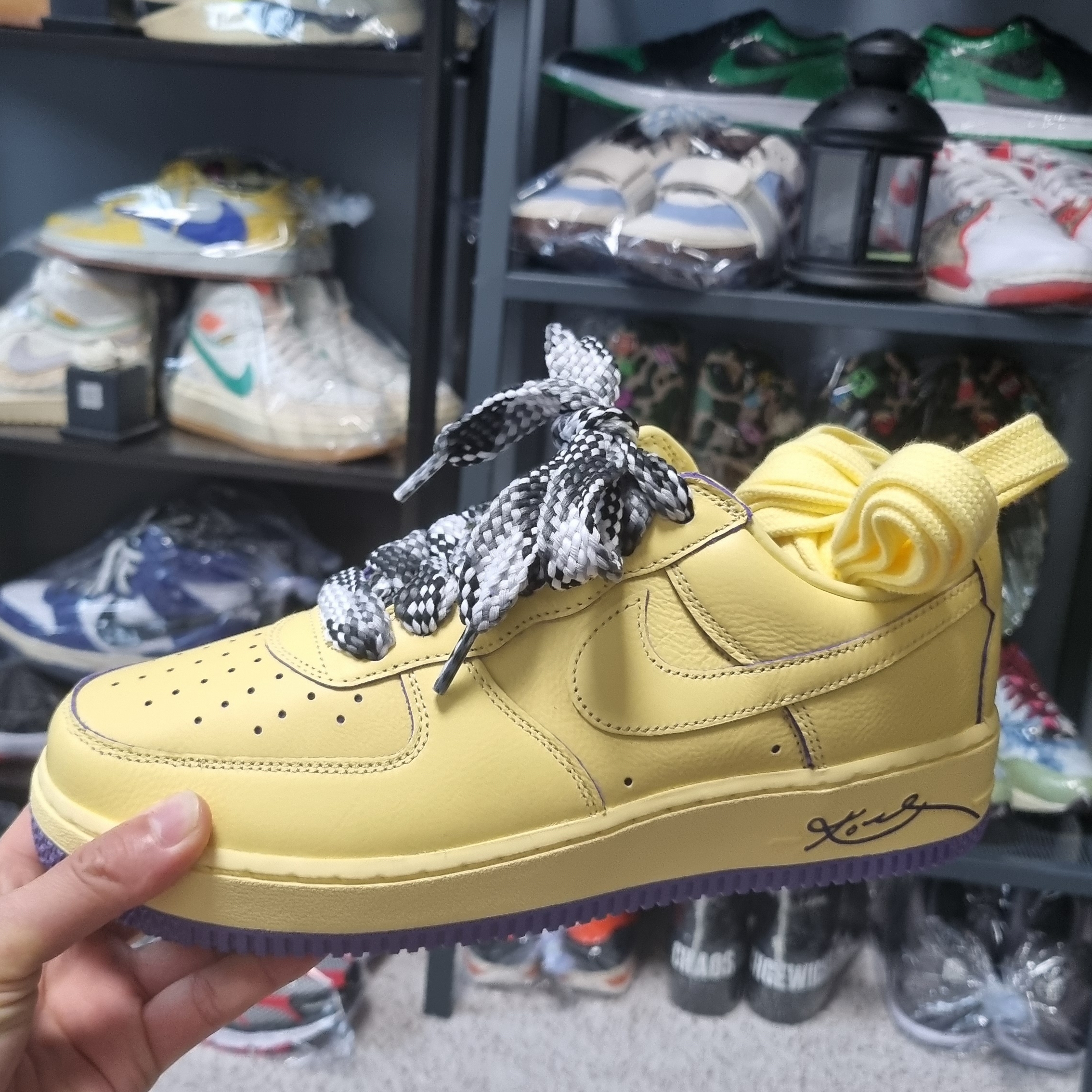 Nike Air Force 1 Low Protro Soft Yellow 착용 스타일 - 1