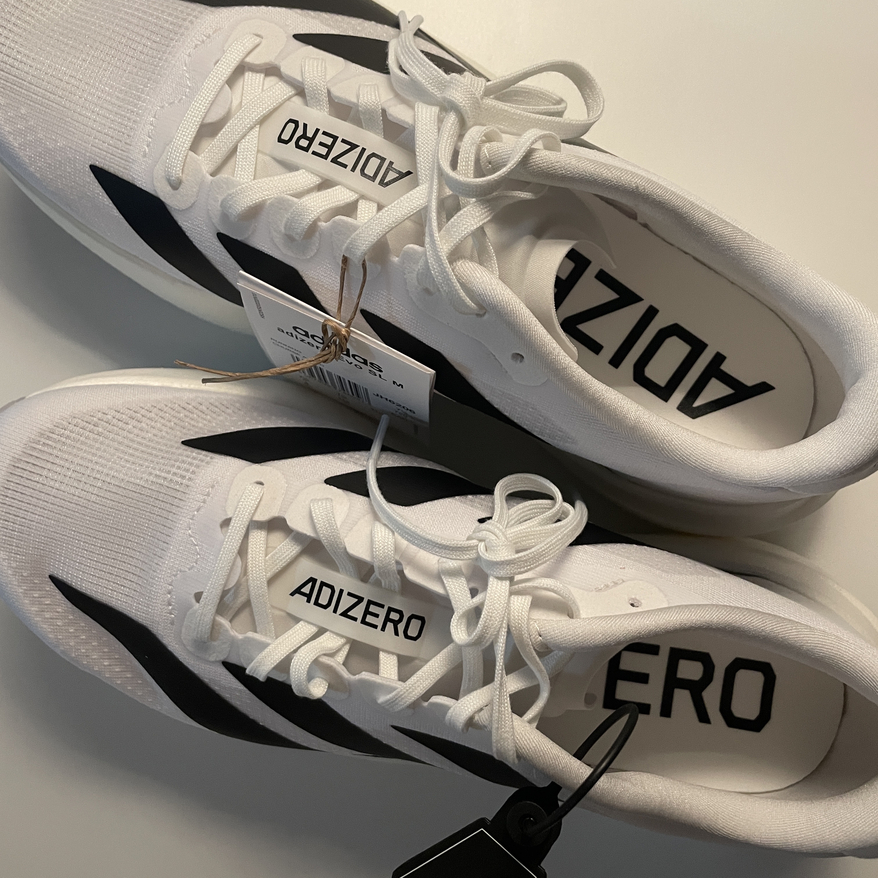 Adidas Adizero EVO SL Cloud White Core Black 착용 스타일 - 1