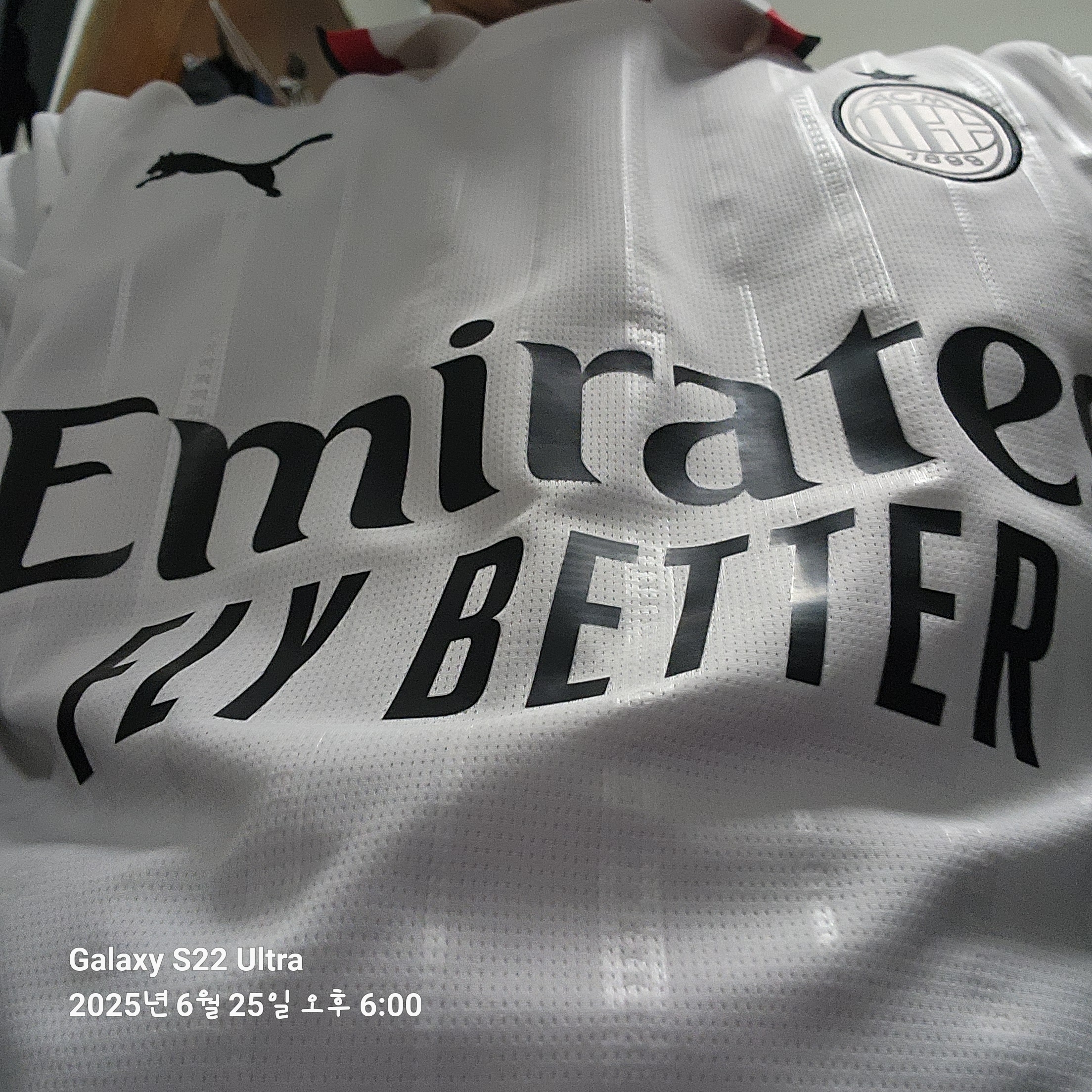 Puma AC Milan 2024/25 Away Jersey White (Non Marking Ver.) 착용 스타일