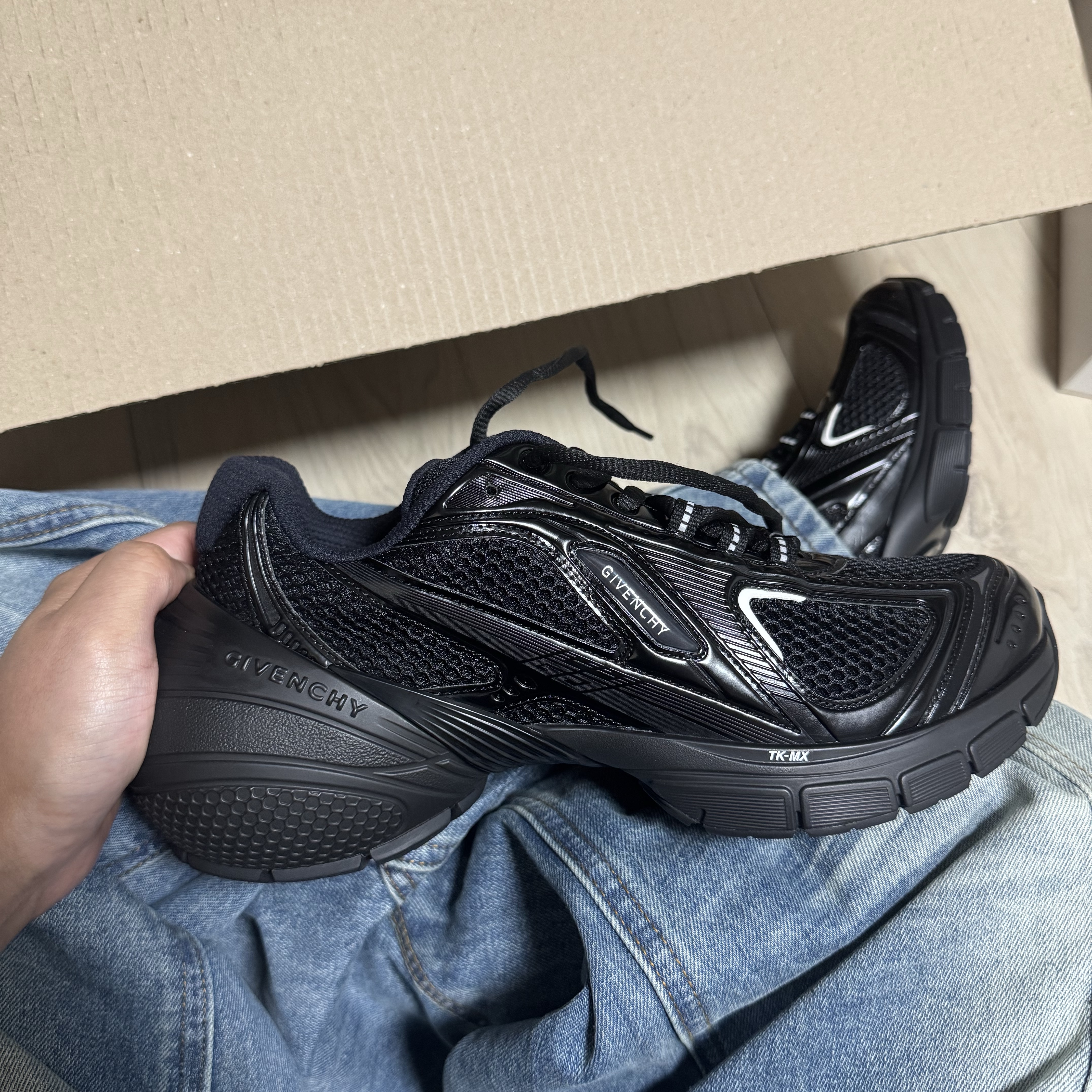Givenchy TK-MX Runner Sneakers in Mesh Black 착용 스타일