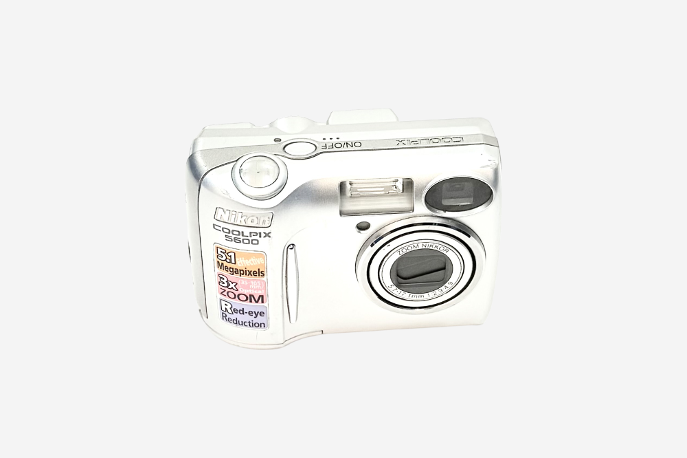 Nikon COOLPIX 5600 ニコン クールピクス（パールシルバー） Nikon COOLPIX 5600 Digital Cameras for Sale | Shop New