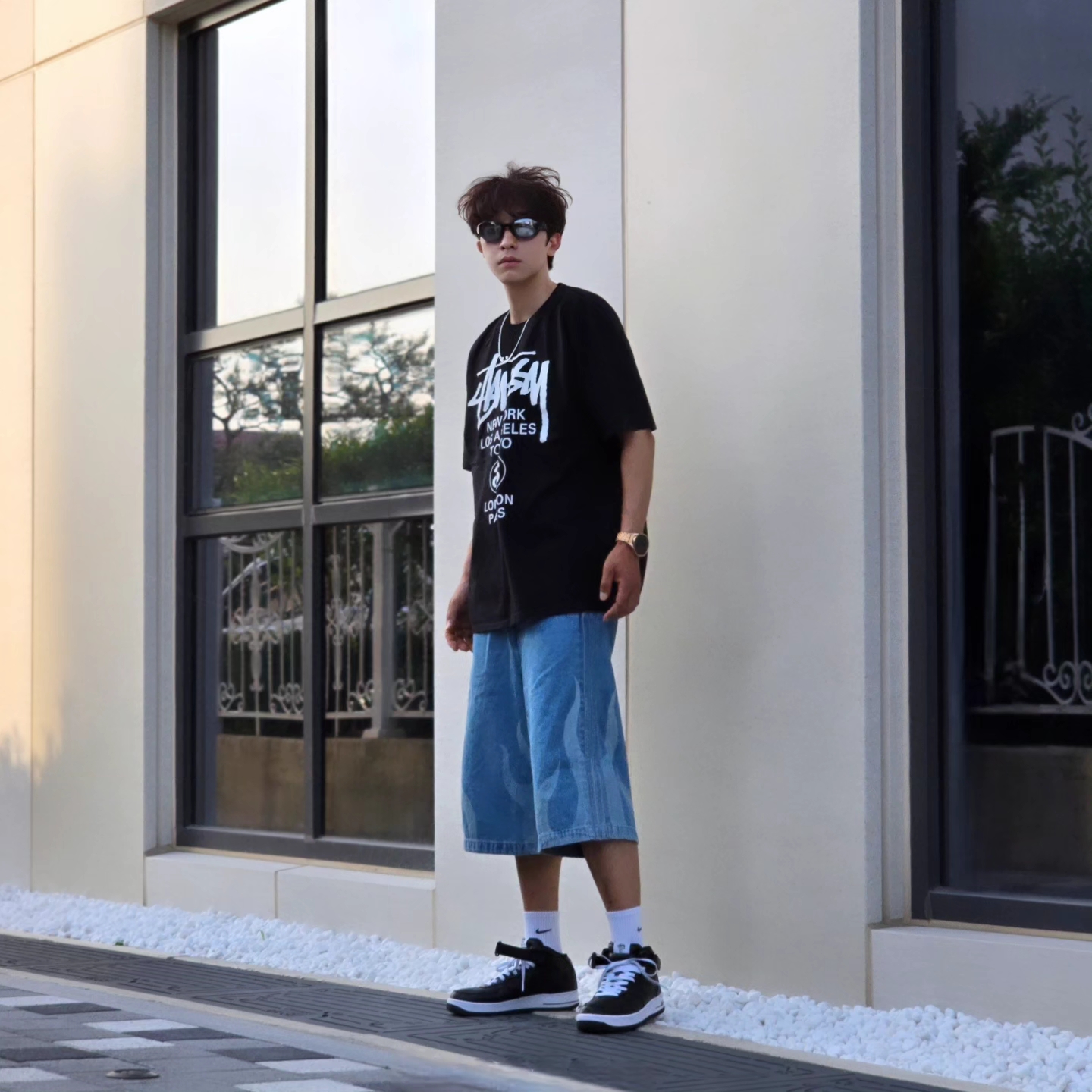 Stussy World Tour T-Shirt Black 2024,2025, Stussy World Tour T-Shirt Black 2023 착용 스타일 - 6
