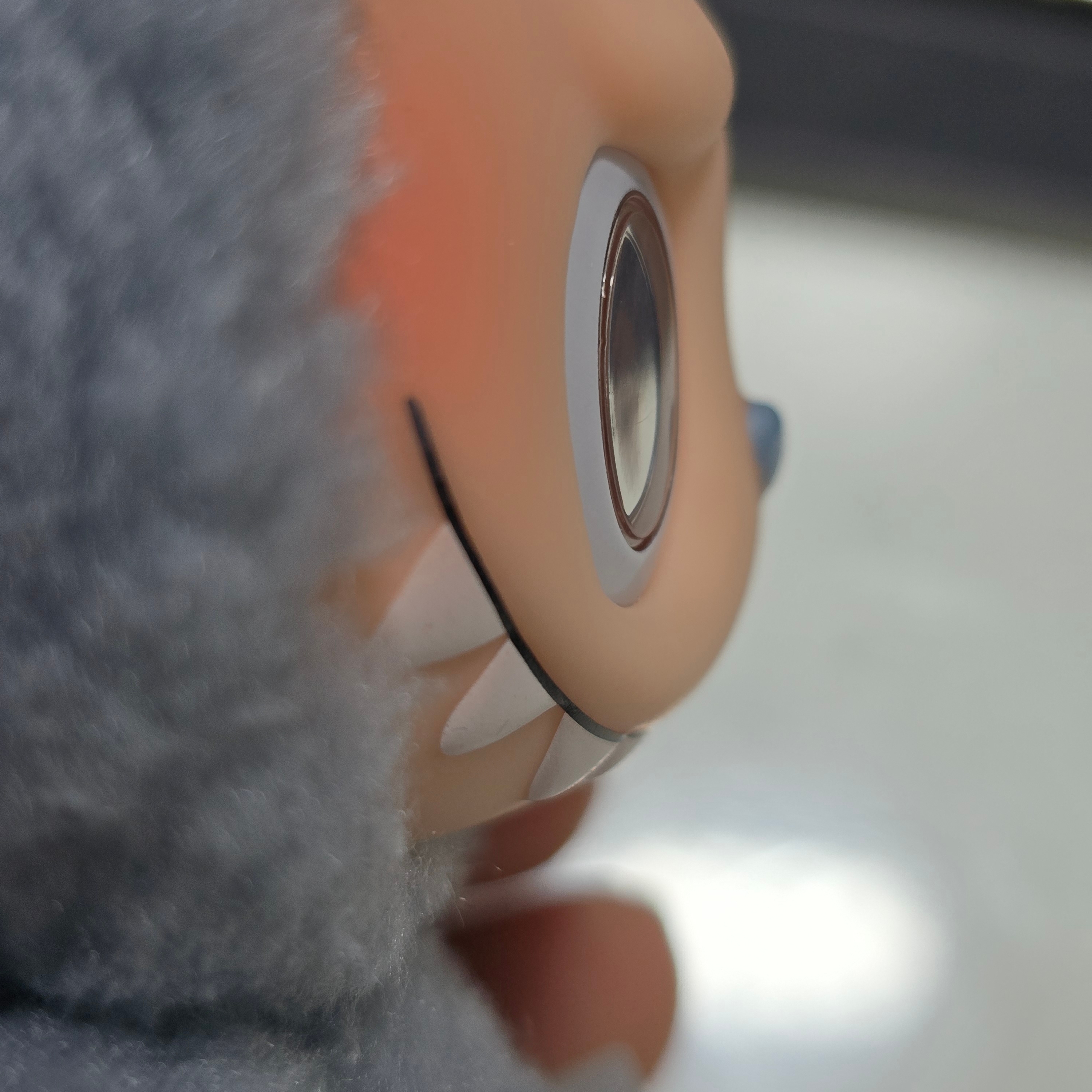 Pop Mart Labubu The Monsters Labubu Tasty Macarons Series Sea Salt Coconut Keyring 착용 스타일