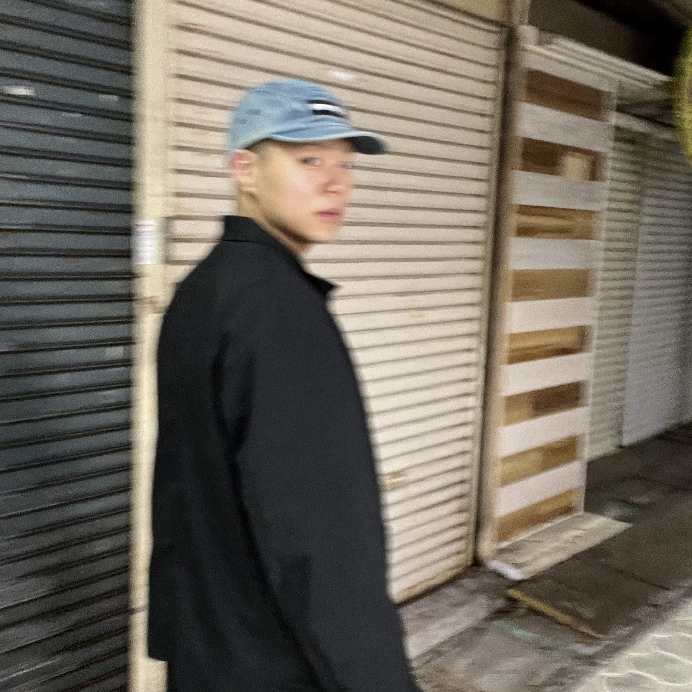 Salomon XT-6 Gore-Tex Black Ebony, Supreme Washed Chino Twill Camp Cap Denim - 24FW 착용 스타일 - 2